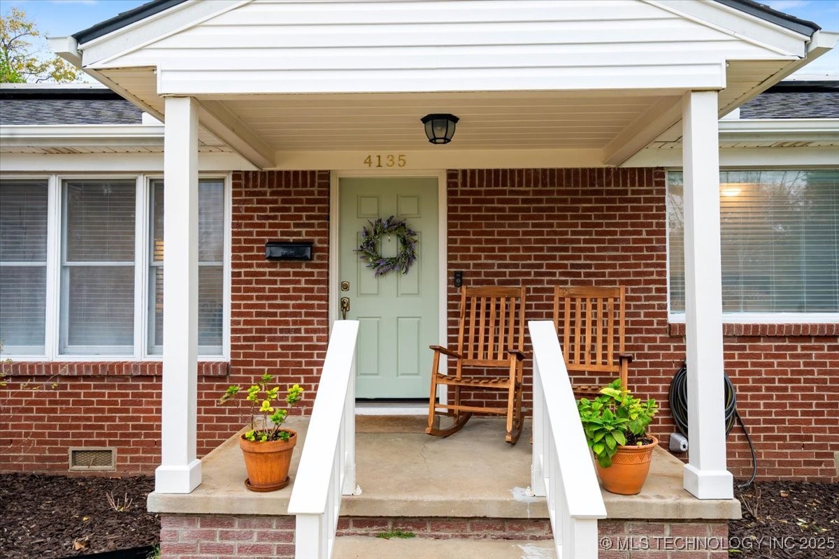 4135 E 22nd Street Property Photo 3