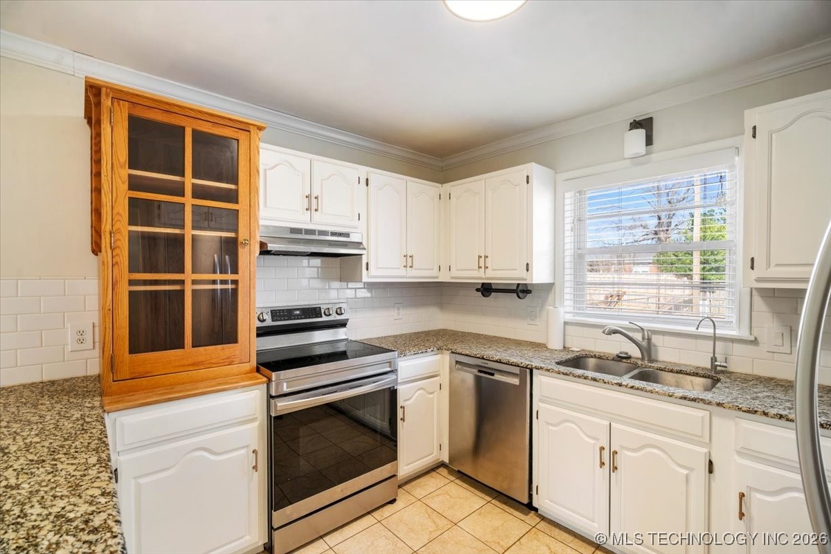 4135 E 22nd Street Property Photo 9