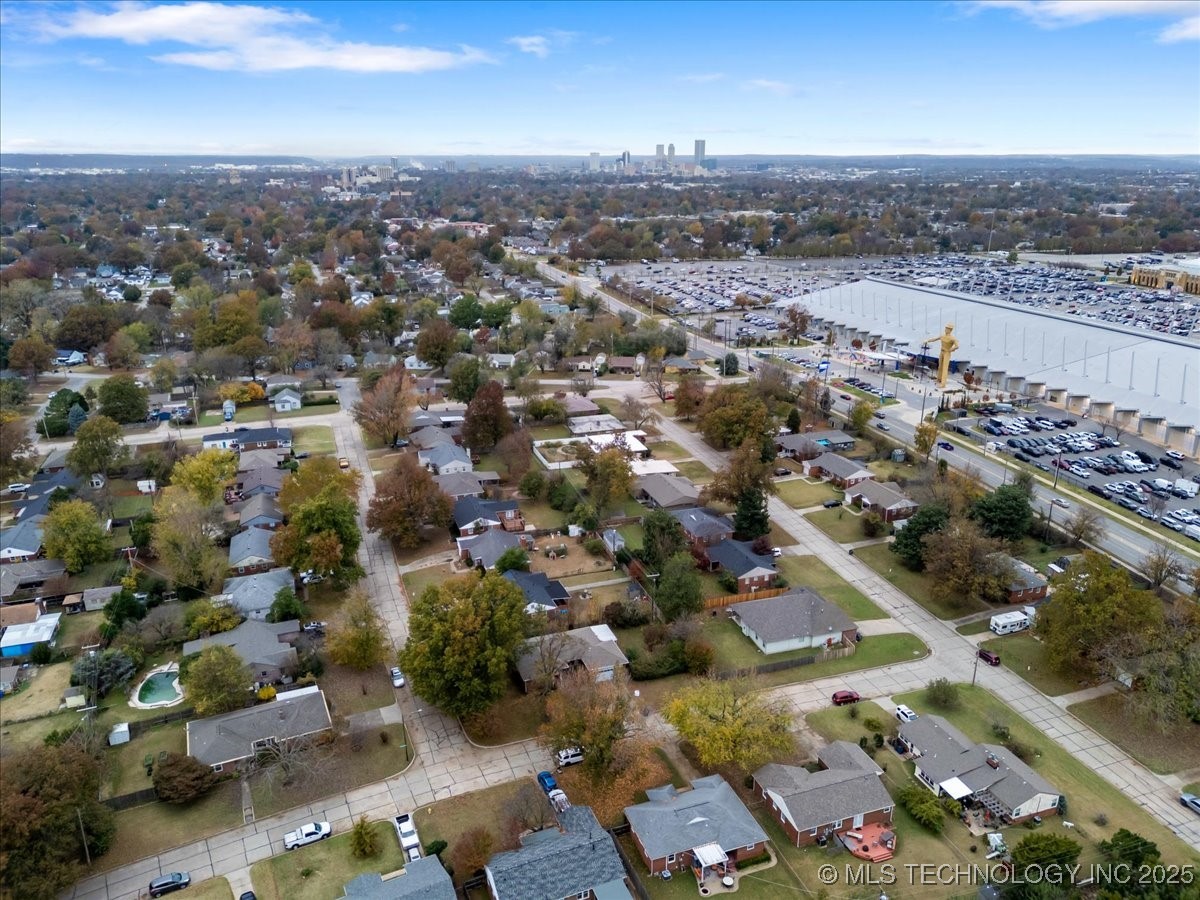 4135 E 22nd Street Property Photo 22