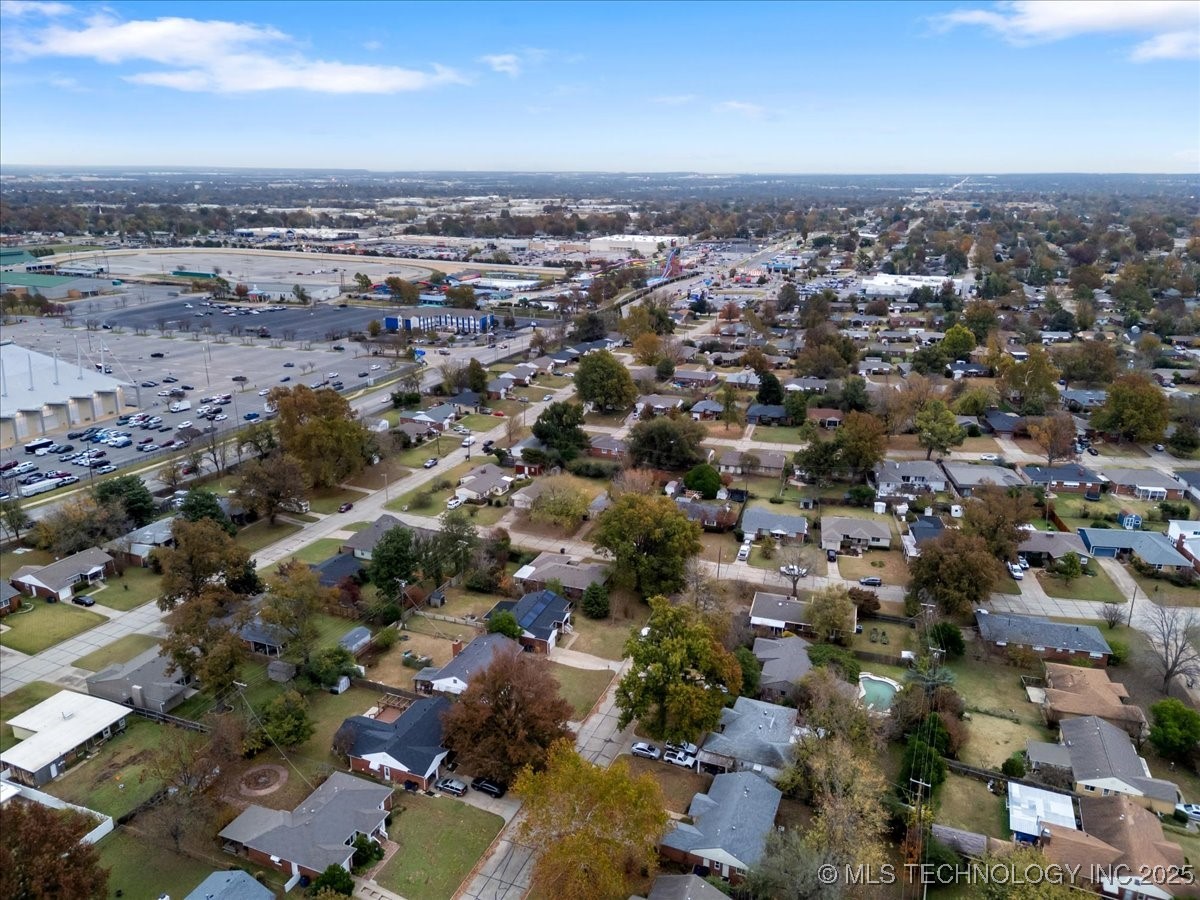 4135 E 22nd Street Property Photo 24