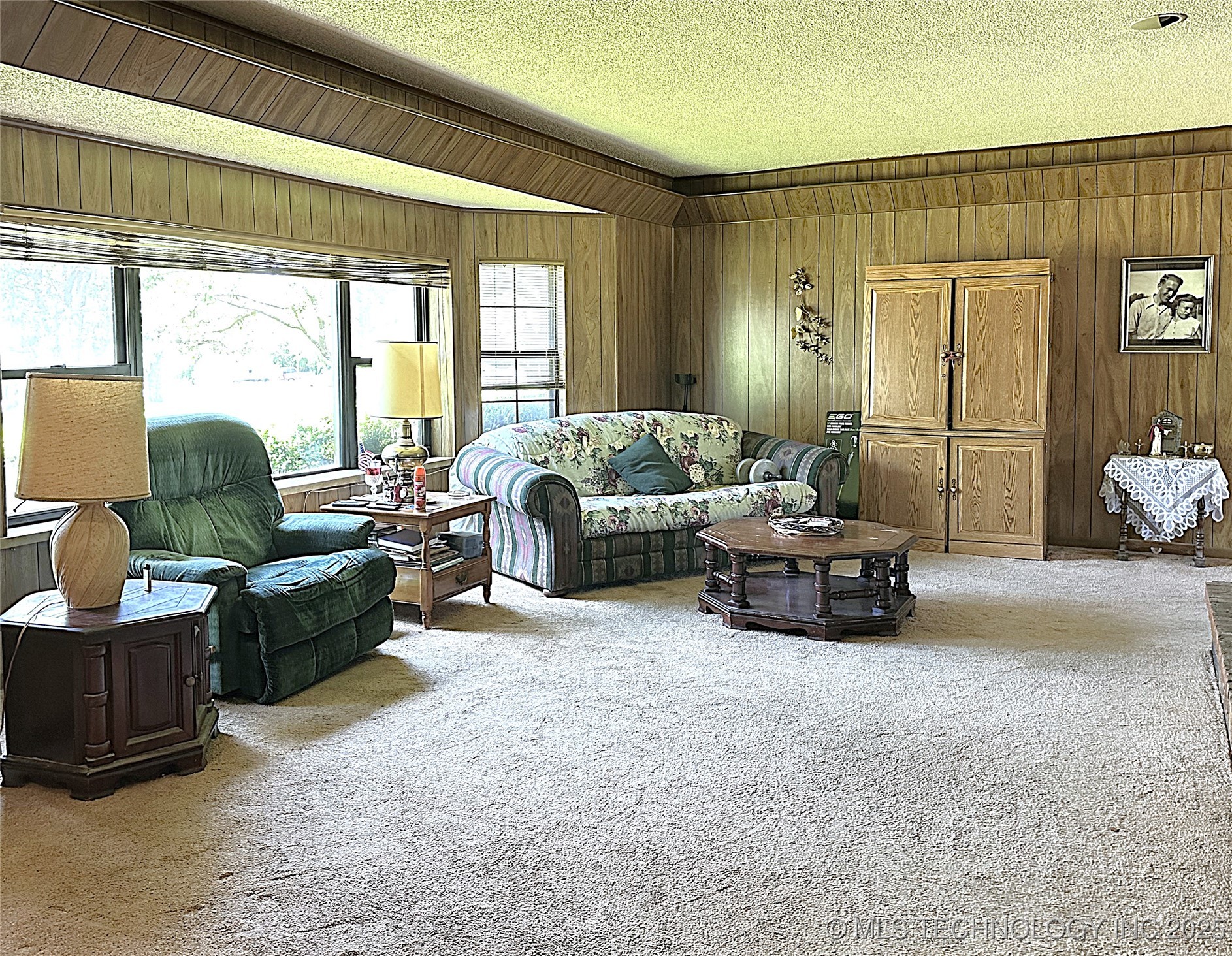 511 Stolfa Street Se Property Photo 7