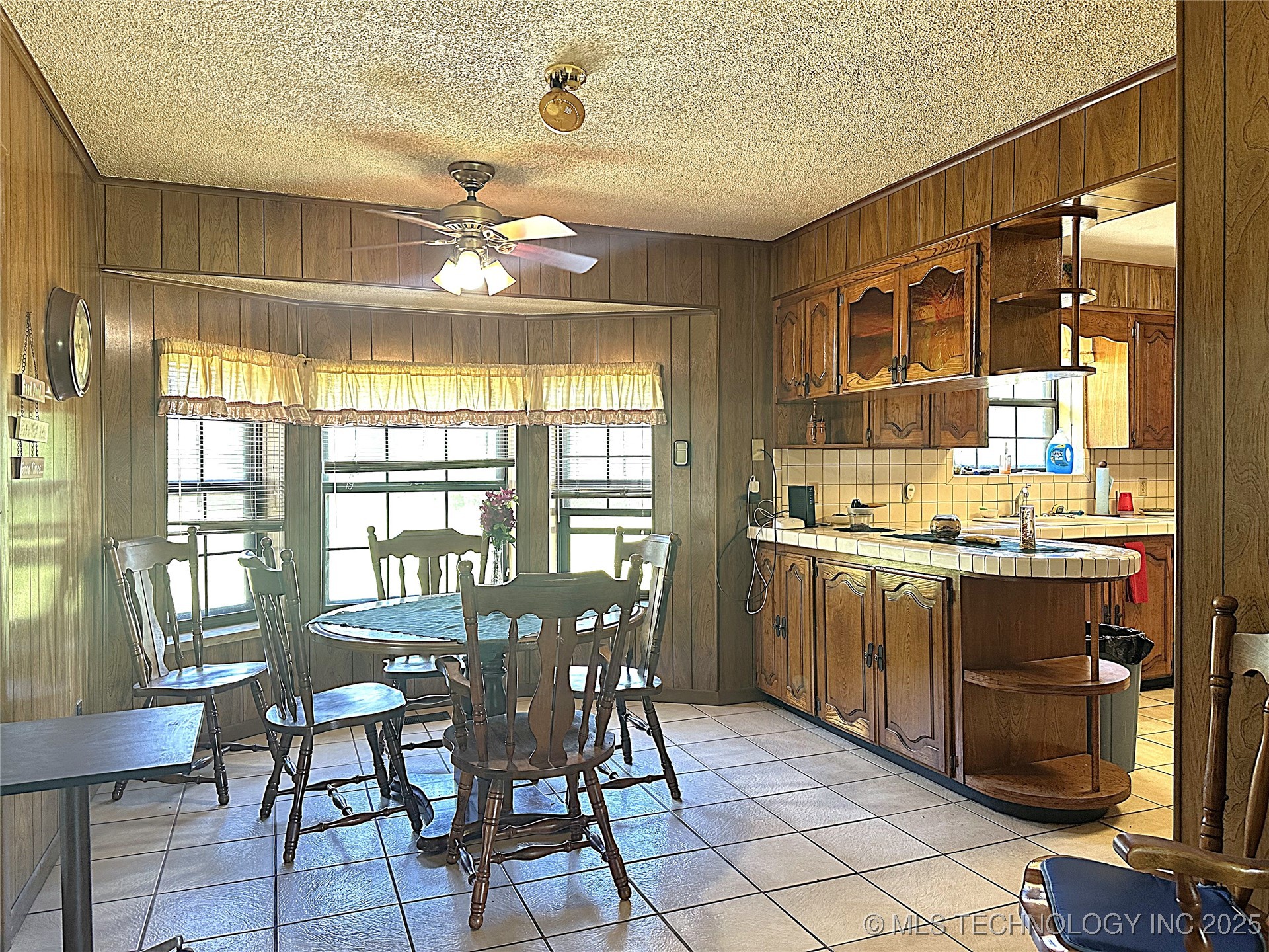 511 Stolfa Street Se Property Photo 12