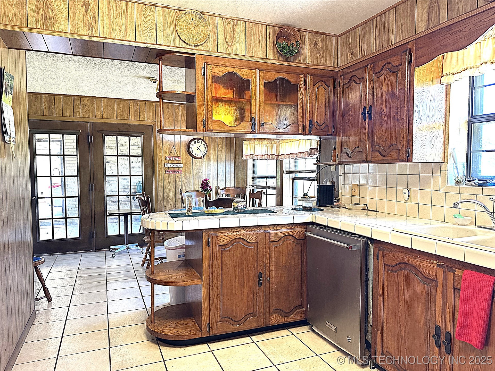 511 Stolfa Street Se Property Photo 18