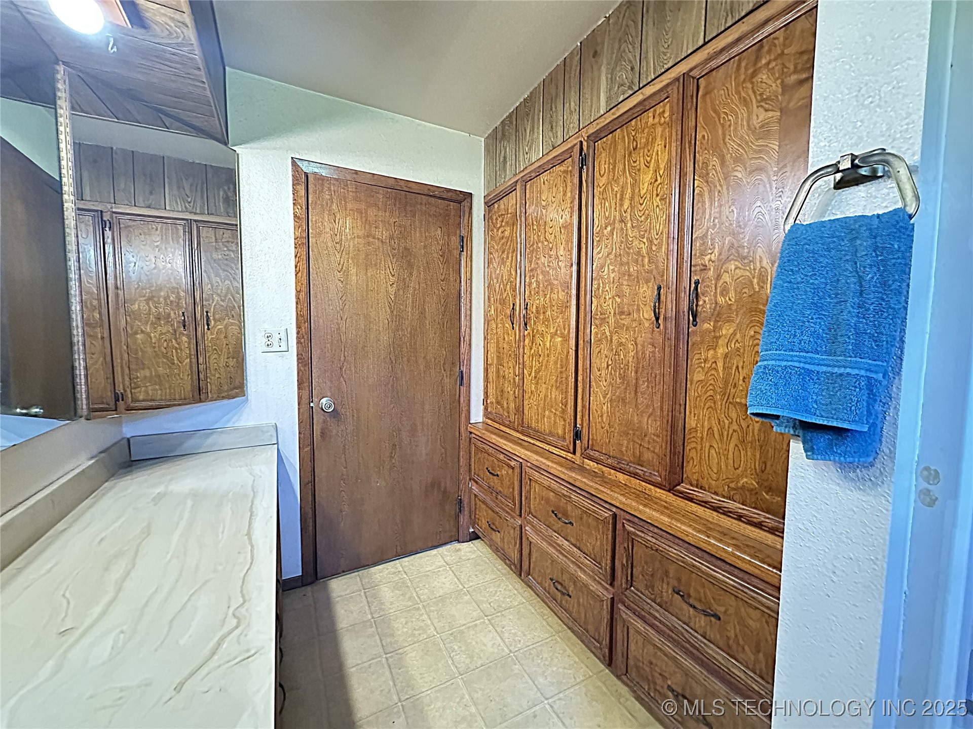 511 Stolfa Street Se Property Photo 26