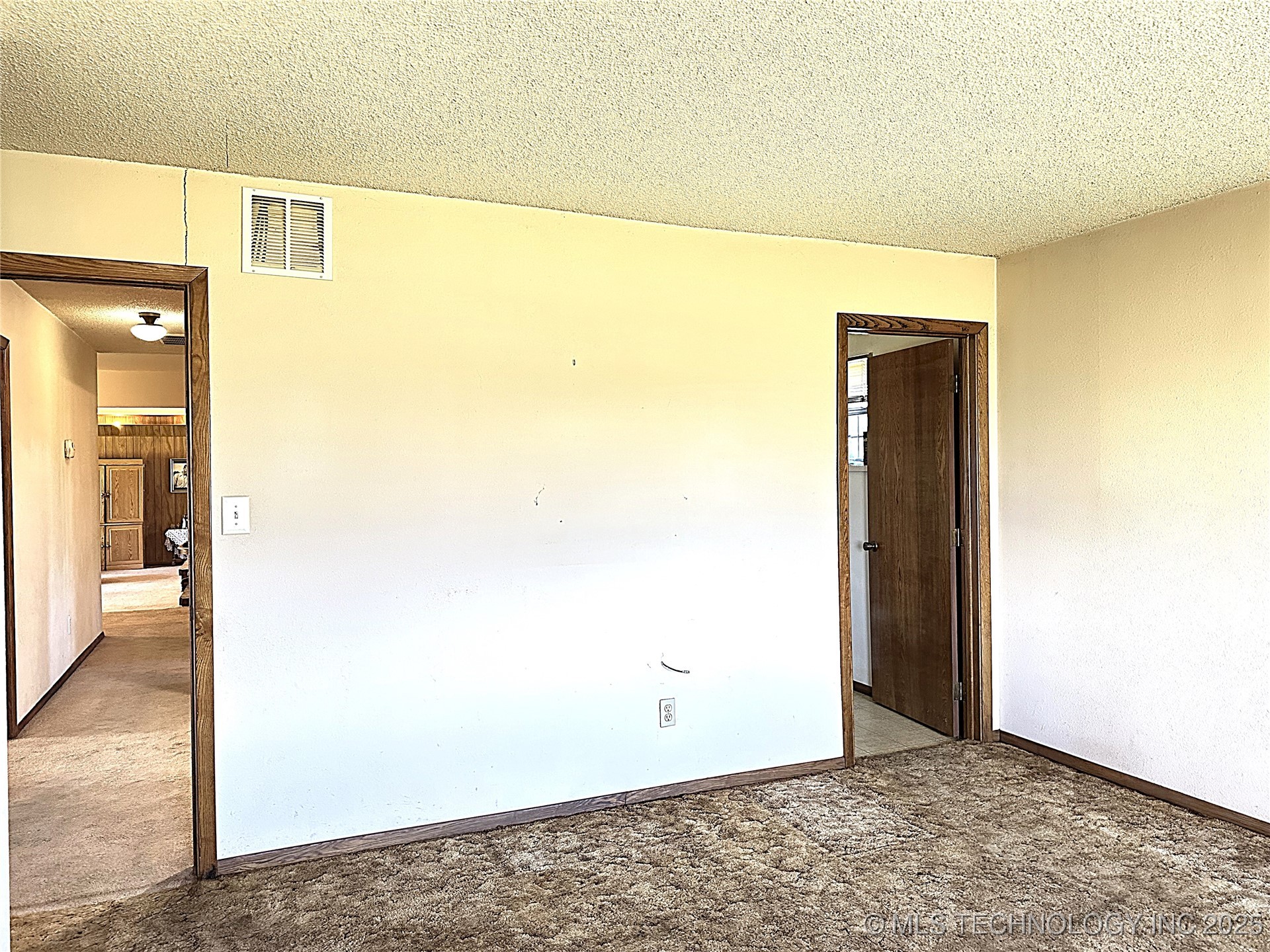 511 Stolfa Street Se Property Photo 32