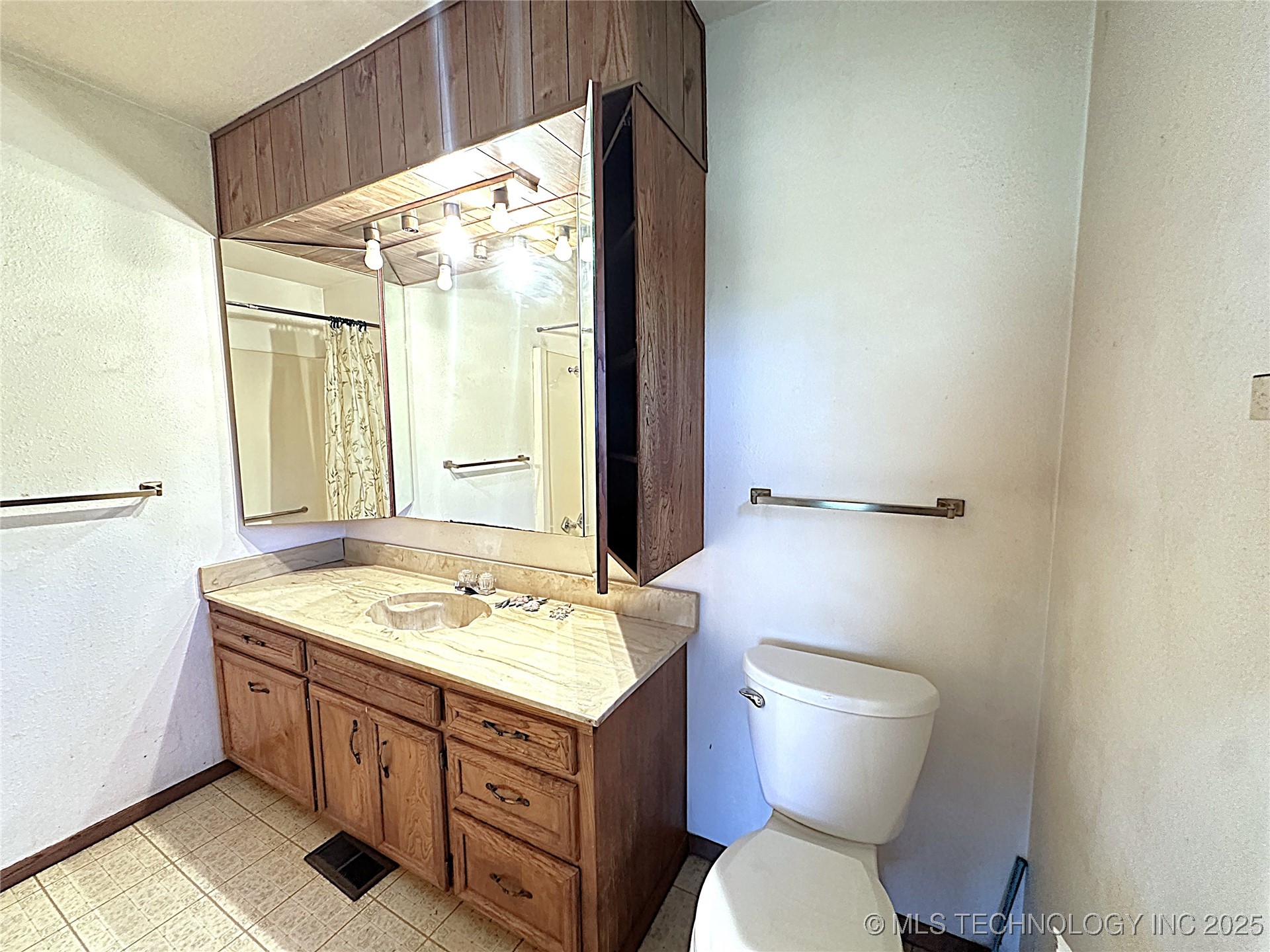 511 Stolfa Street Se Property Photo 33