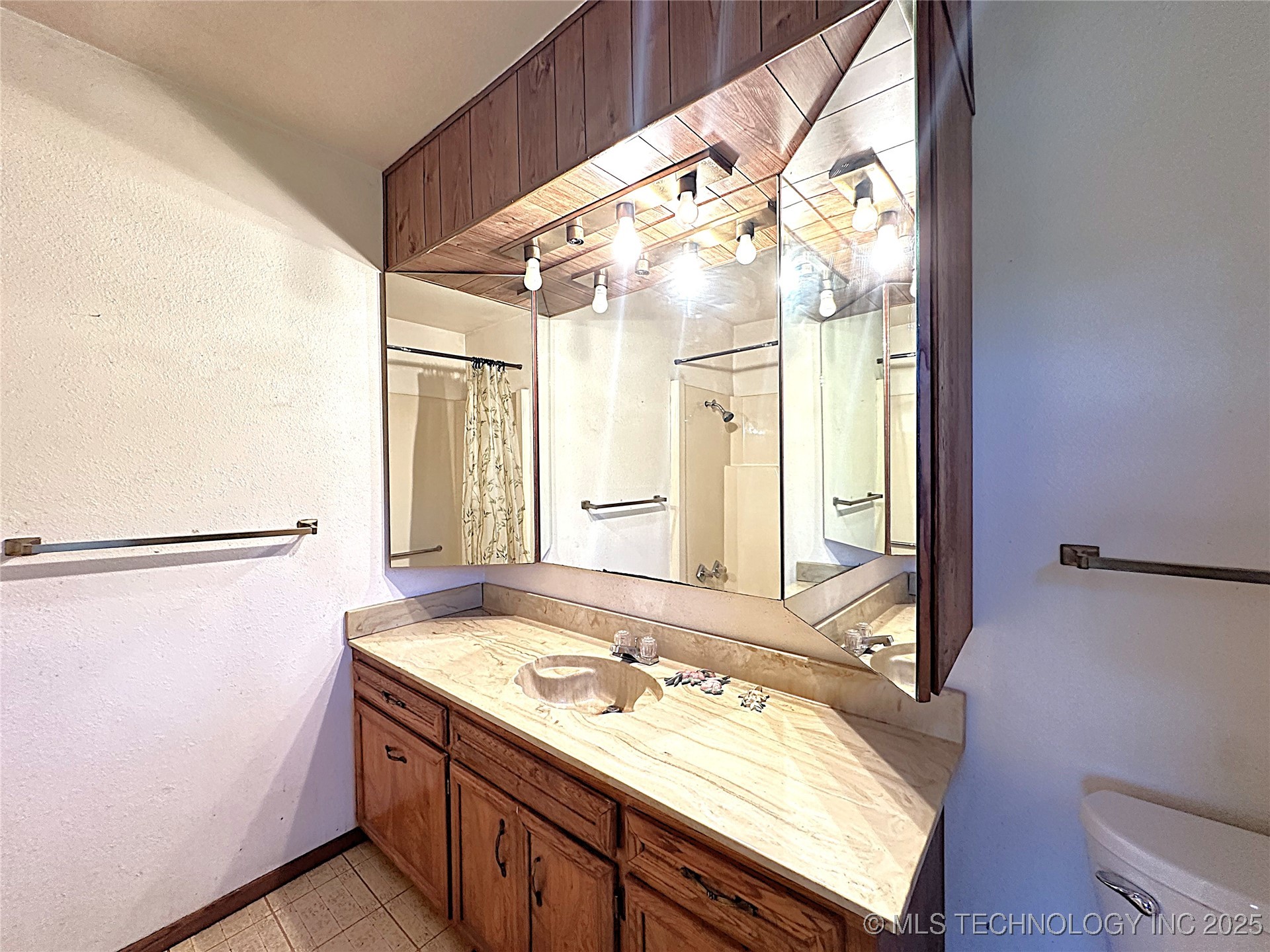 511 Stolfa Street Se Property Photo 35