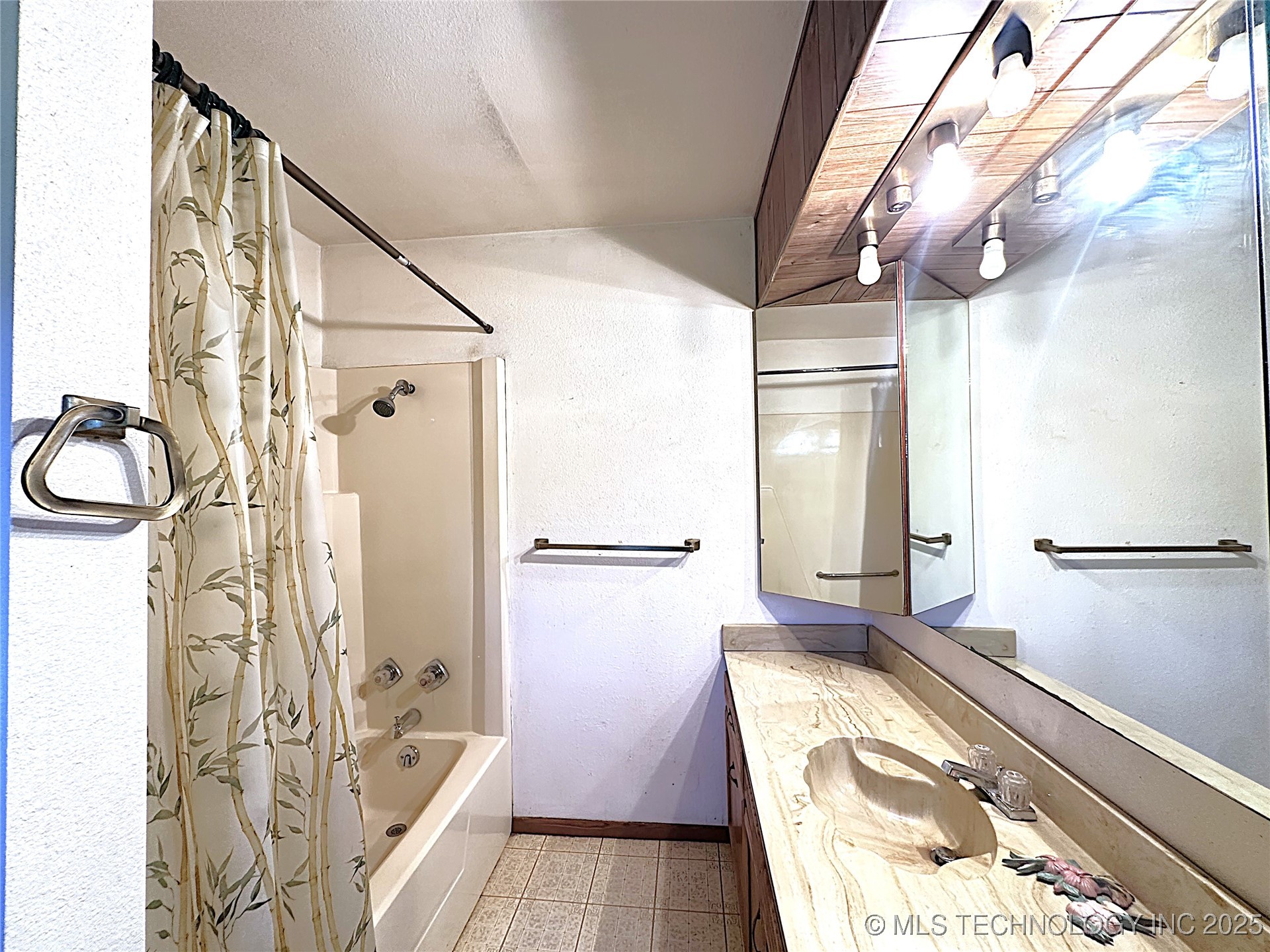 511 Stolfa Street Se Property Photo 36