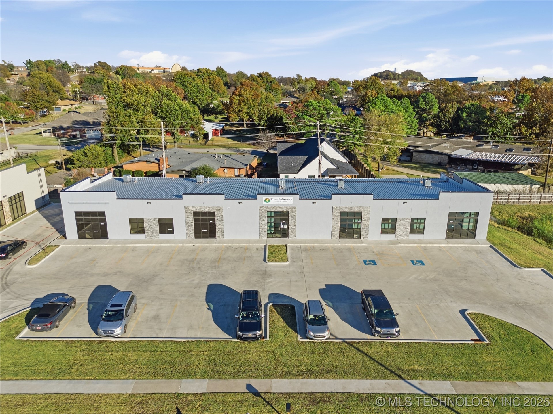 1071 N Birch Street Property Photo 2