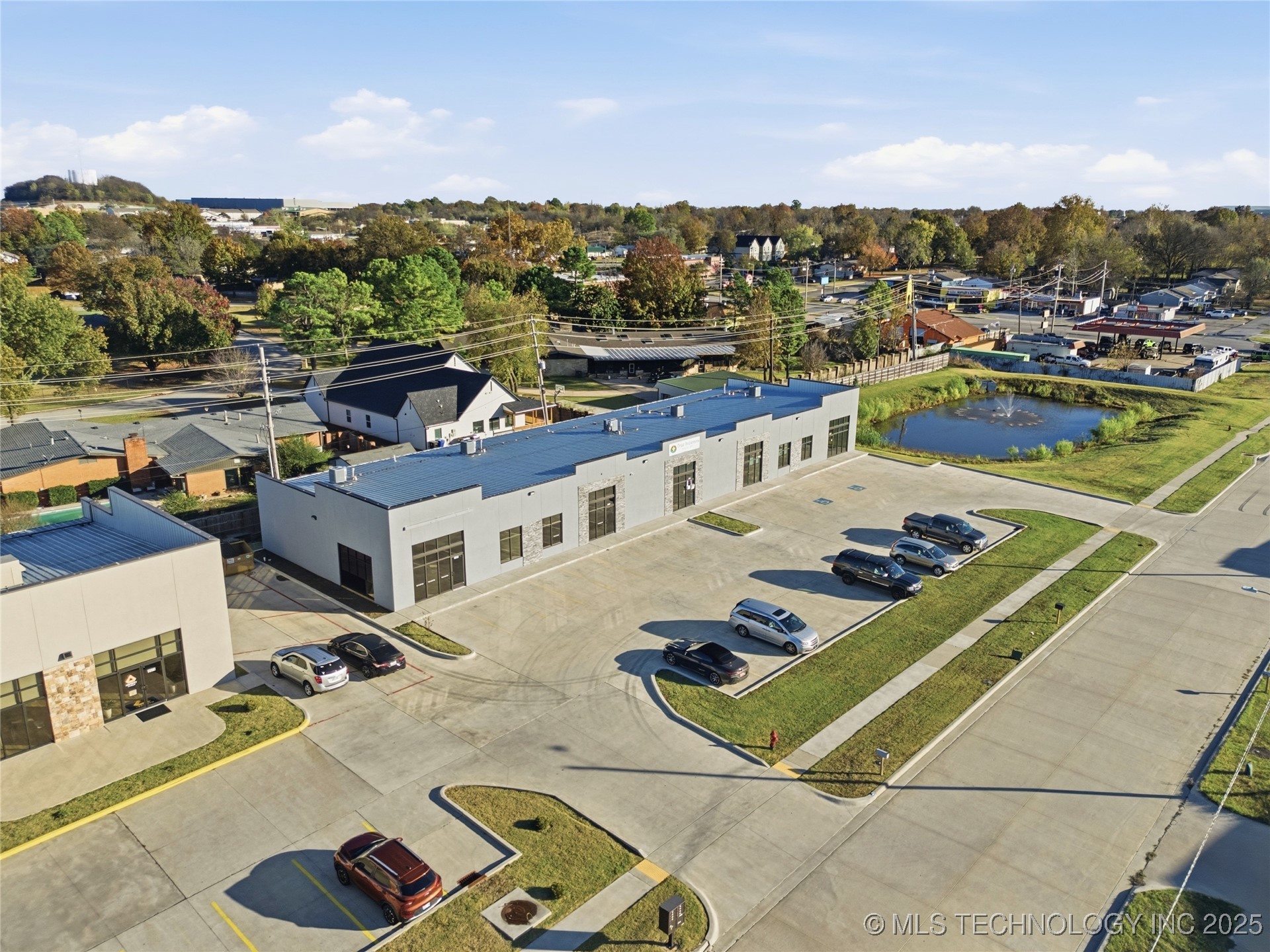 1071 N Birch Street Property Photo 3