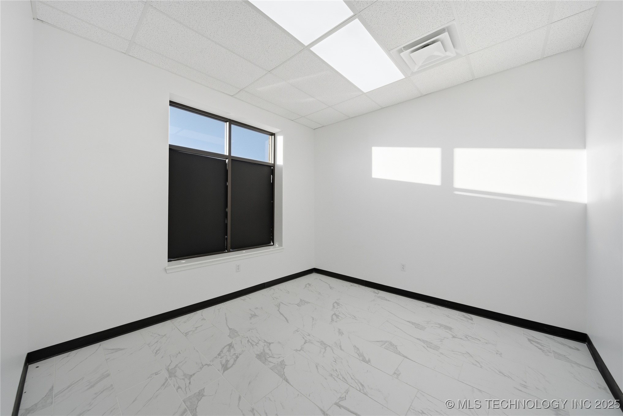 1071 N Birch Street Property Photo 16