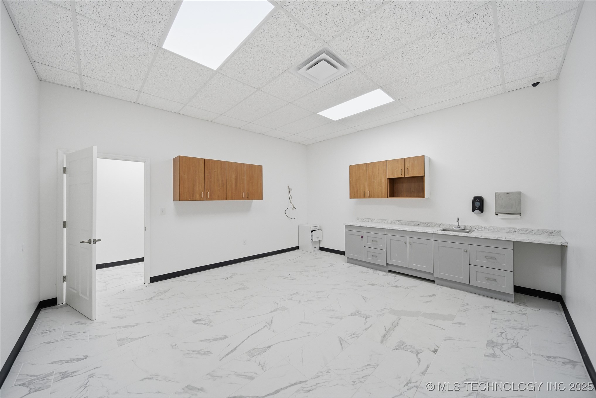 1071 N Birch Street Property Photo 17