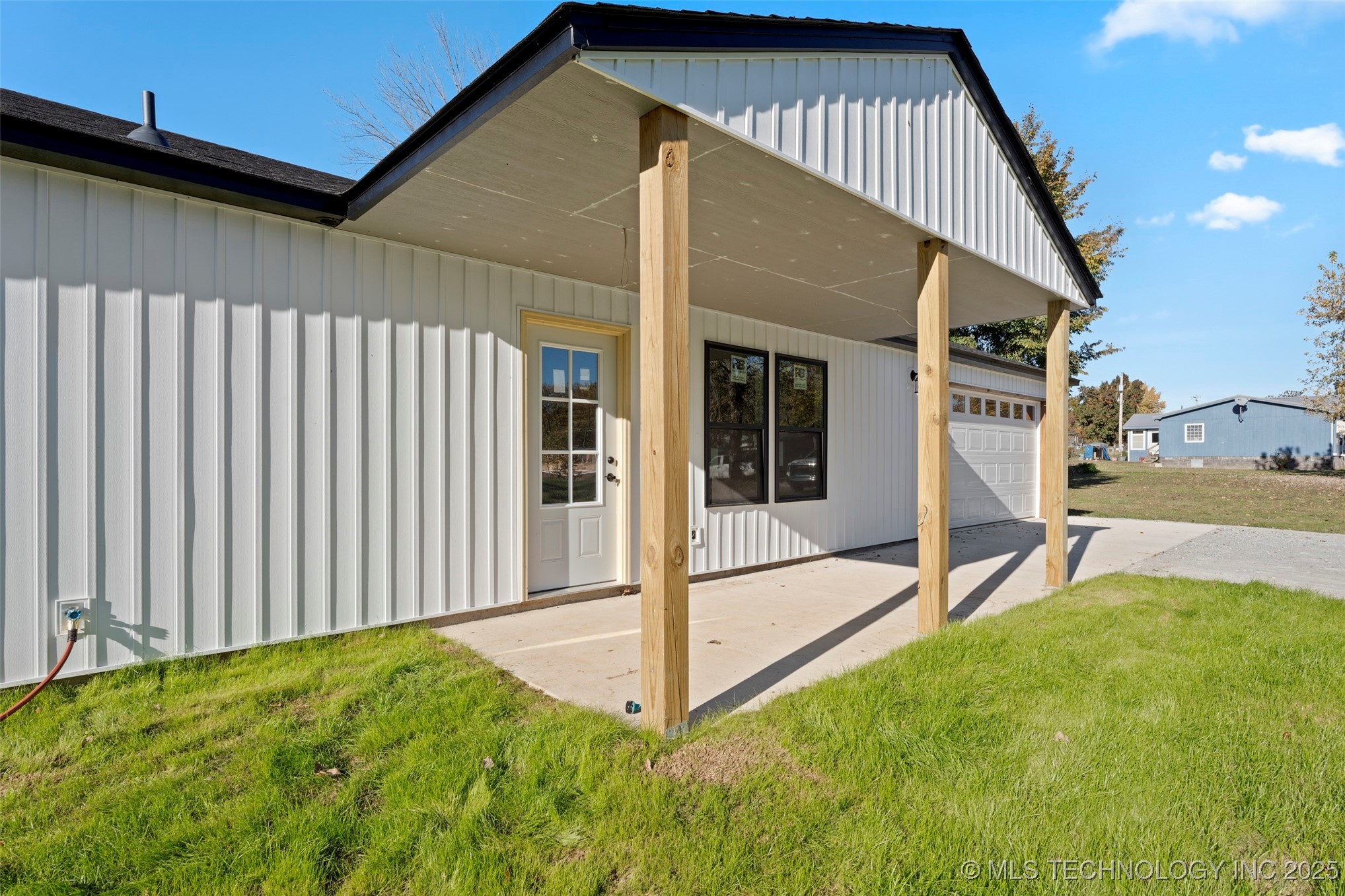 25649 S 606 Lane Property Photo 2