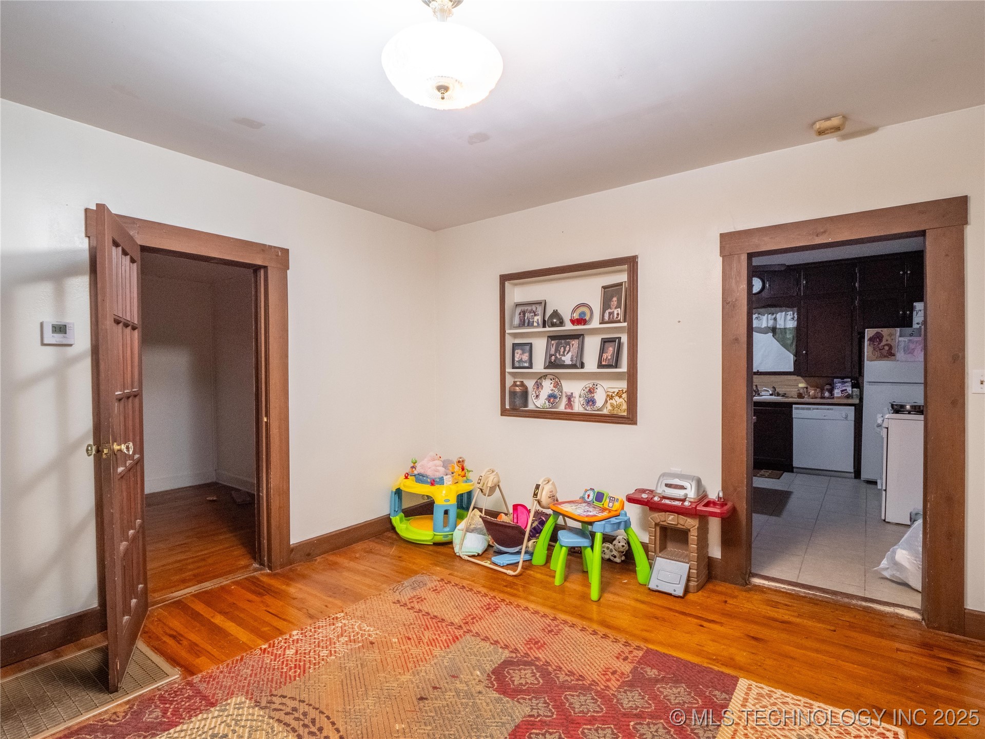 611 N Hickory Property Photo 10