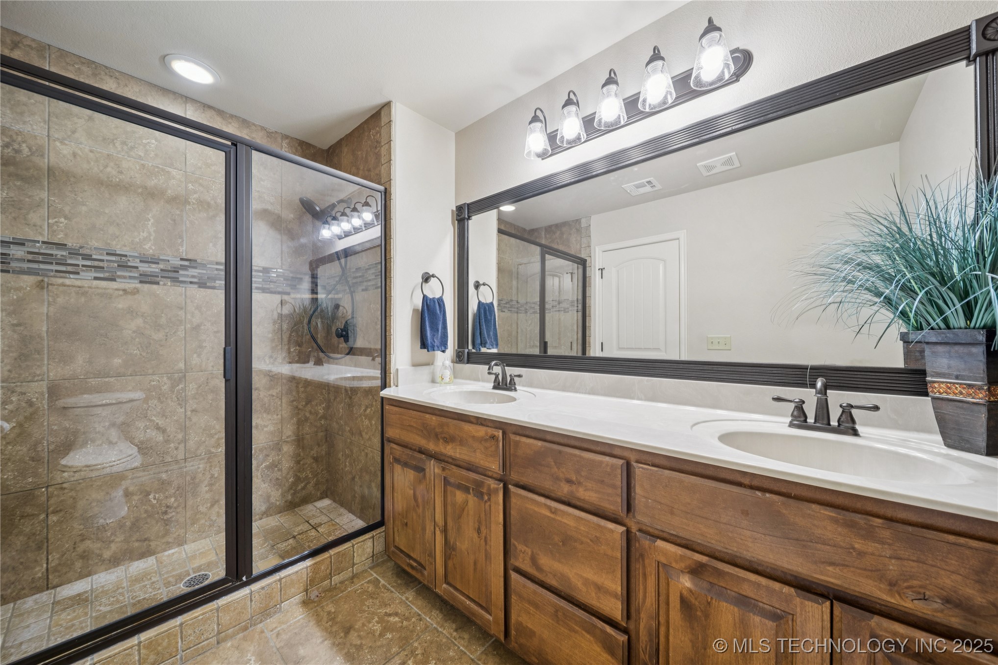 1515 Emily Circle Property Photo 7