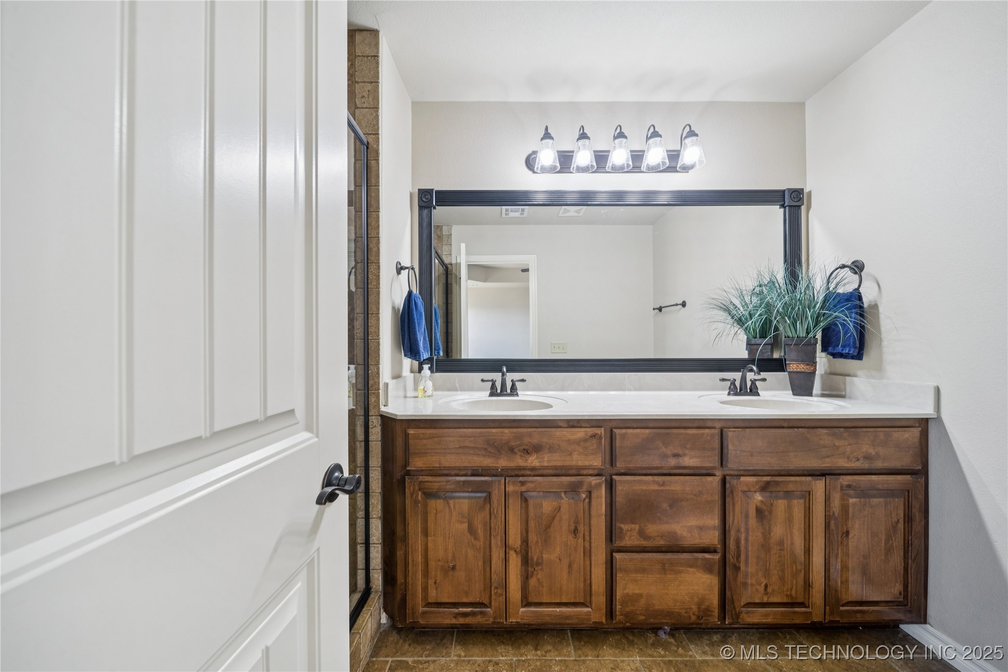 1515 Emily Circle Property Photo 17