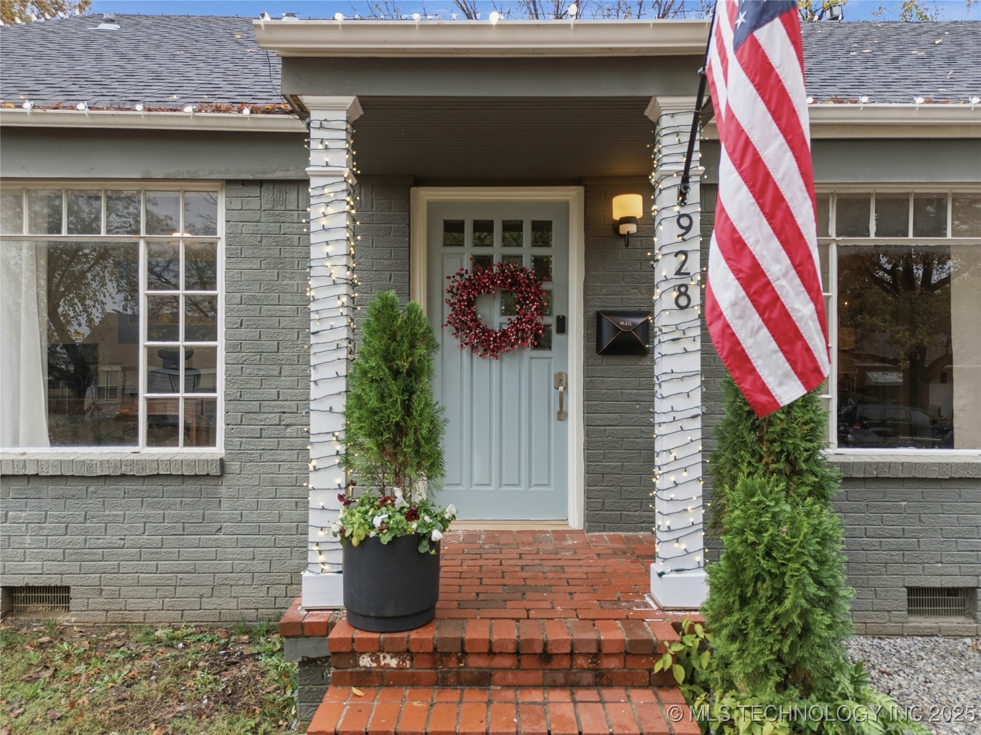 928 S Urbana Avenue Property Photo 5