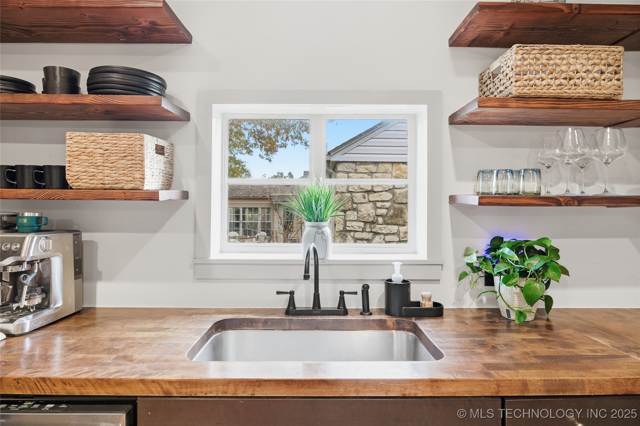 928 S Urbana Avenue Property Photo 16