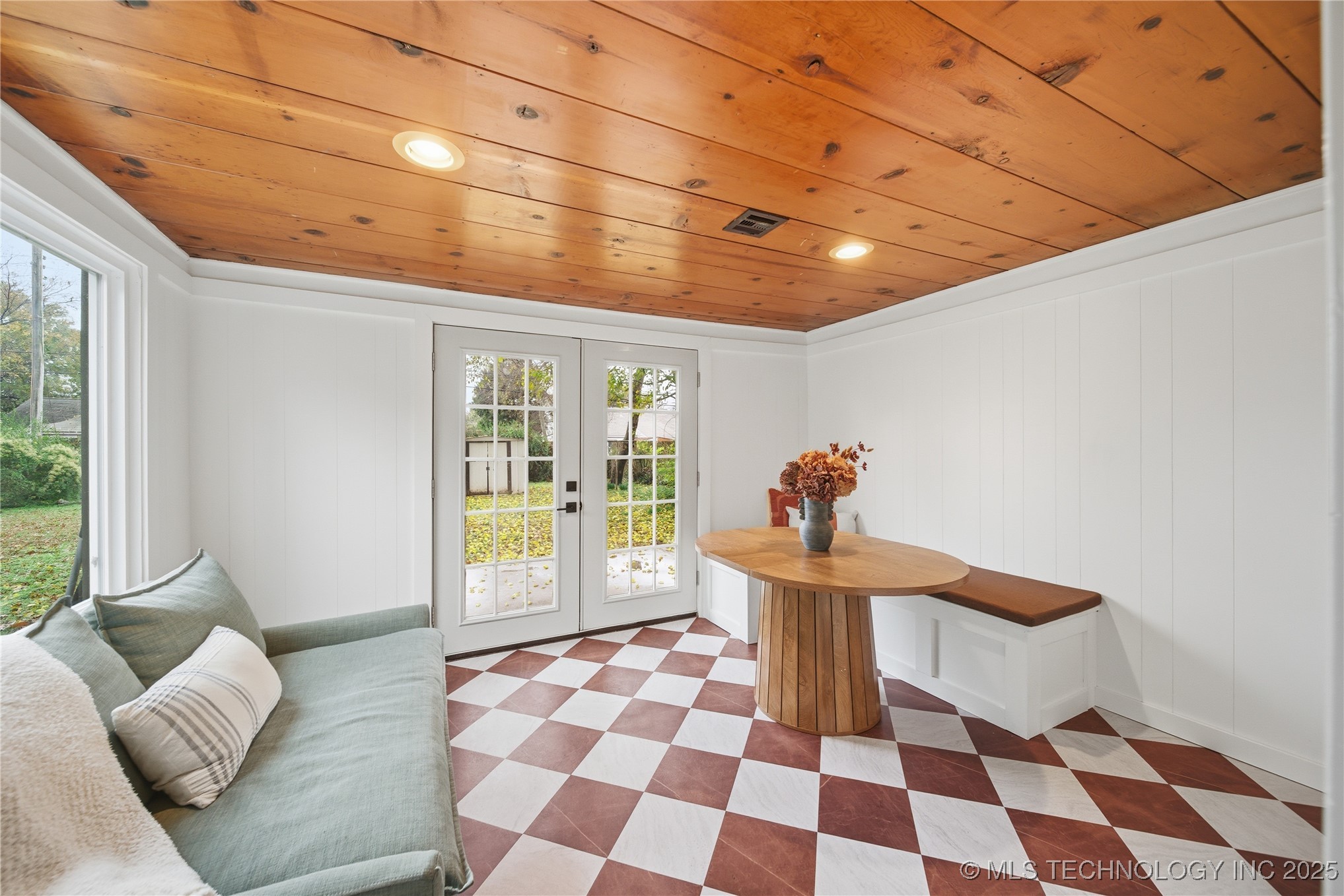 928 S Urbana Avenue Property Photo 21