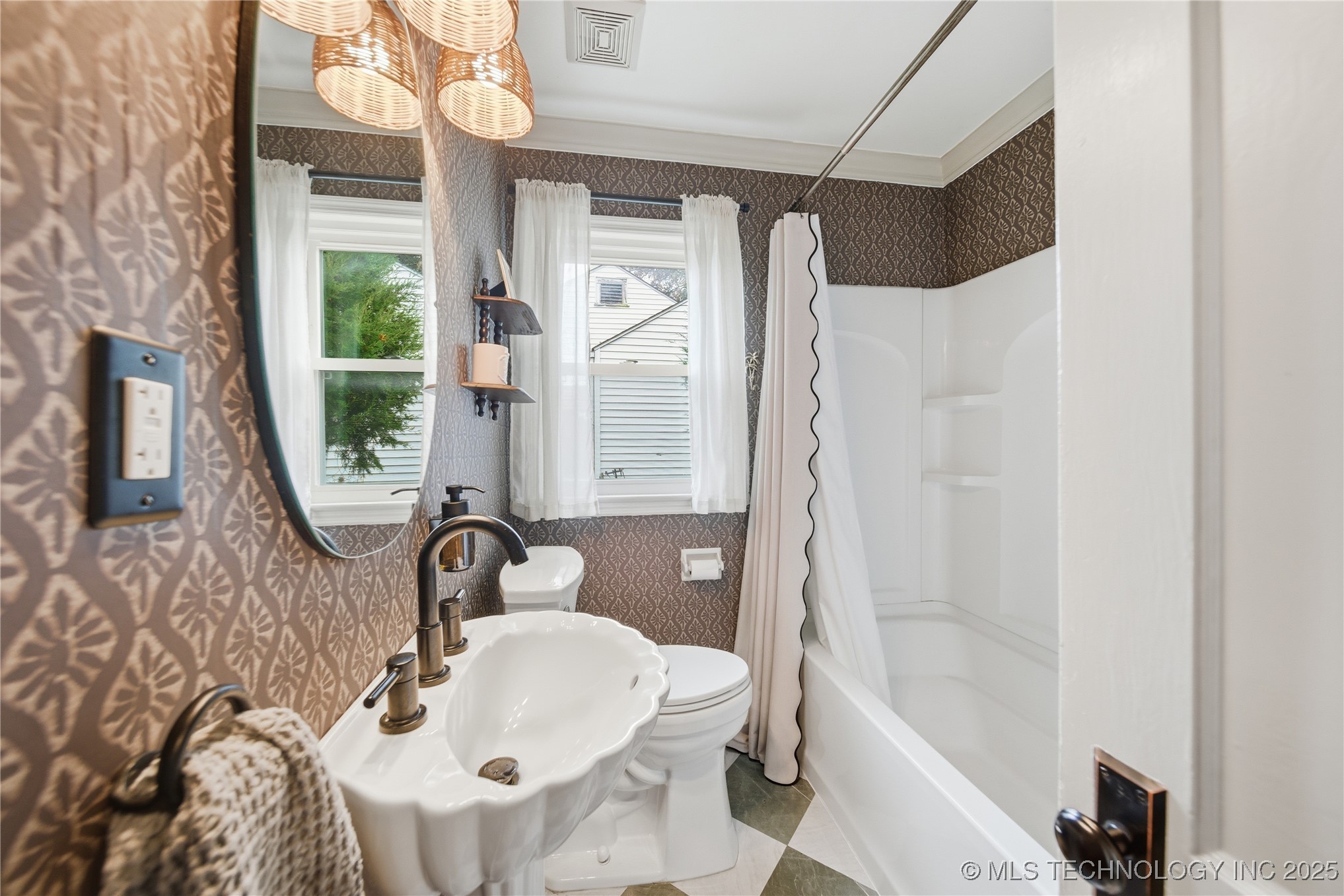 928 S Urbana Avenue Property Photo 25