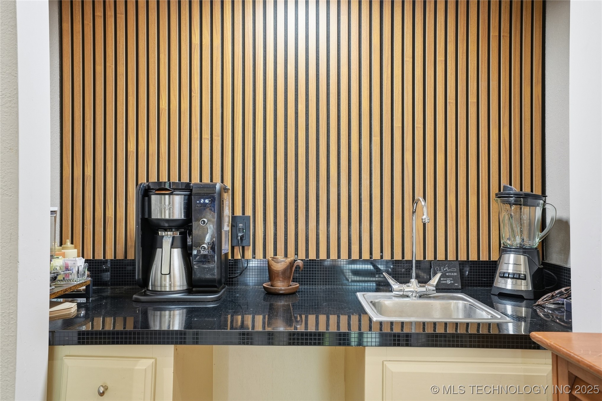 38 S Woodward Boulevard 16 Property Photo 9