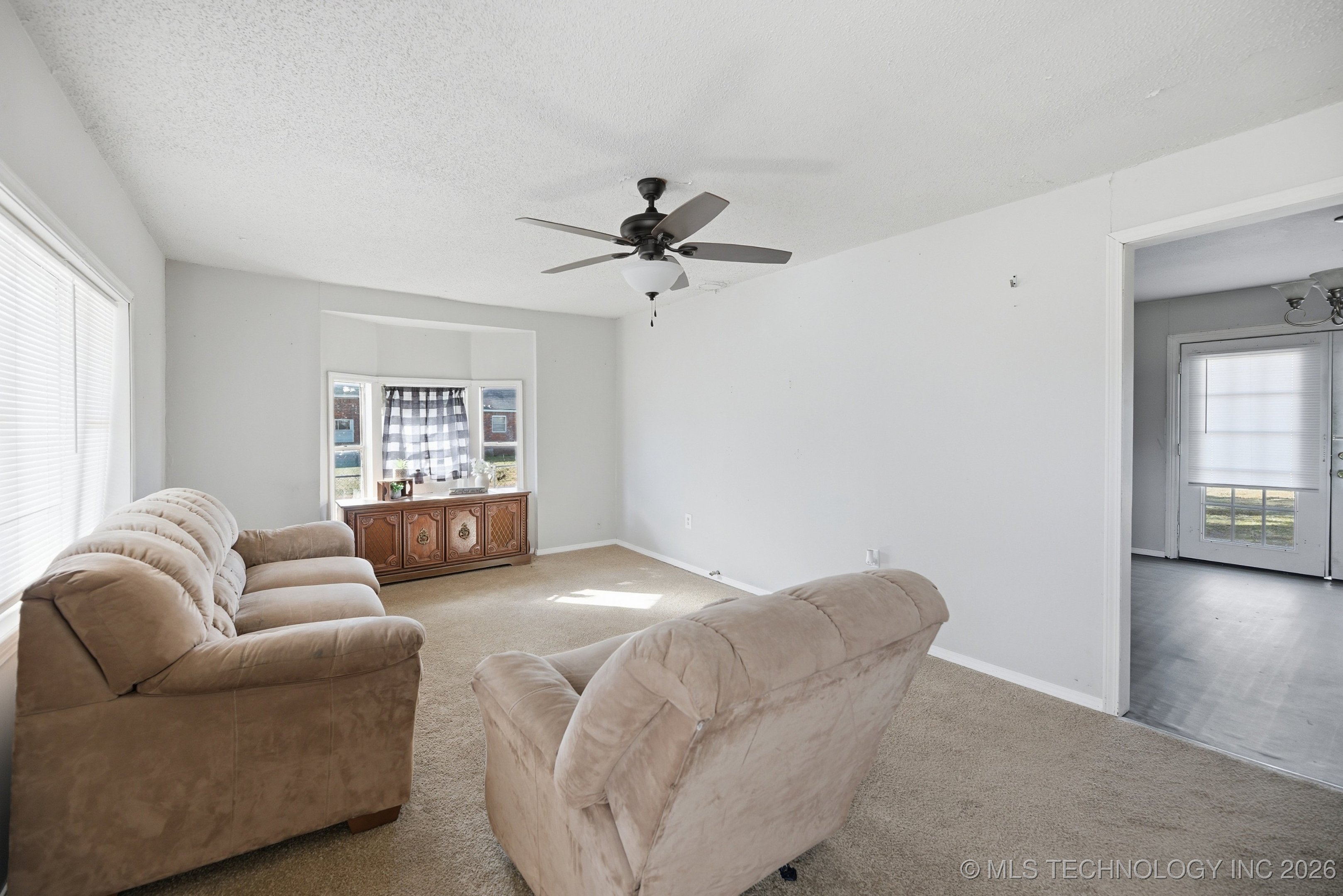 219 Se 1st Street Property Photo 3