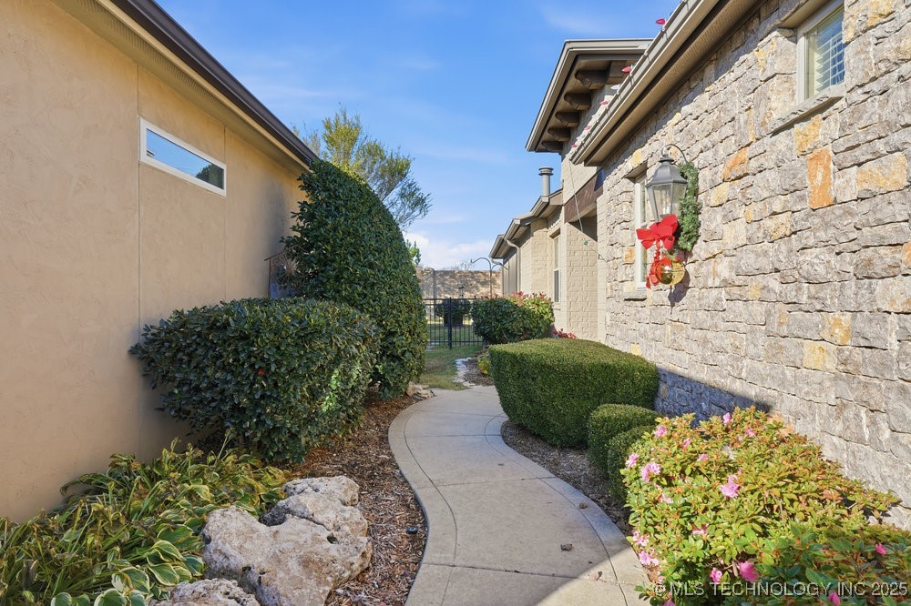 8434 S Phoenix Place Property Photo 58