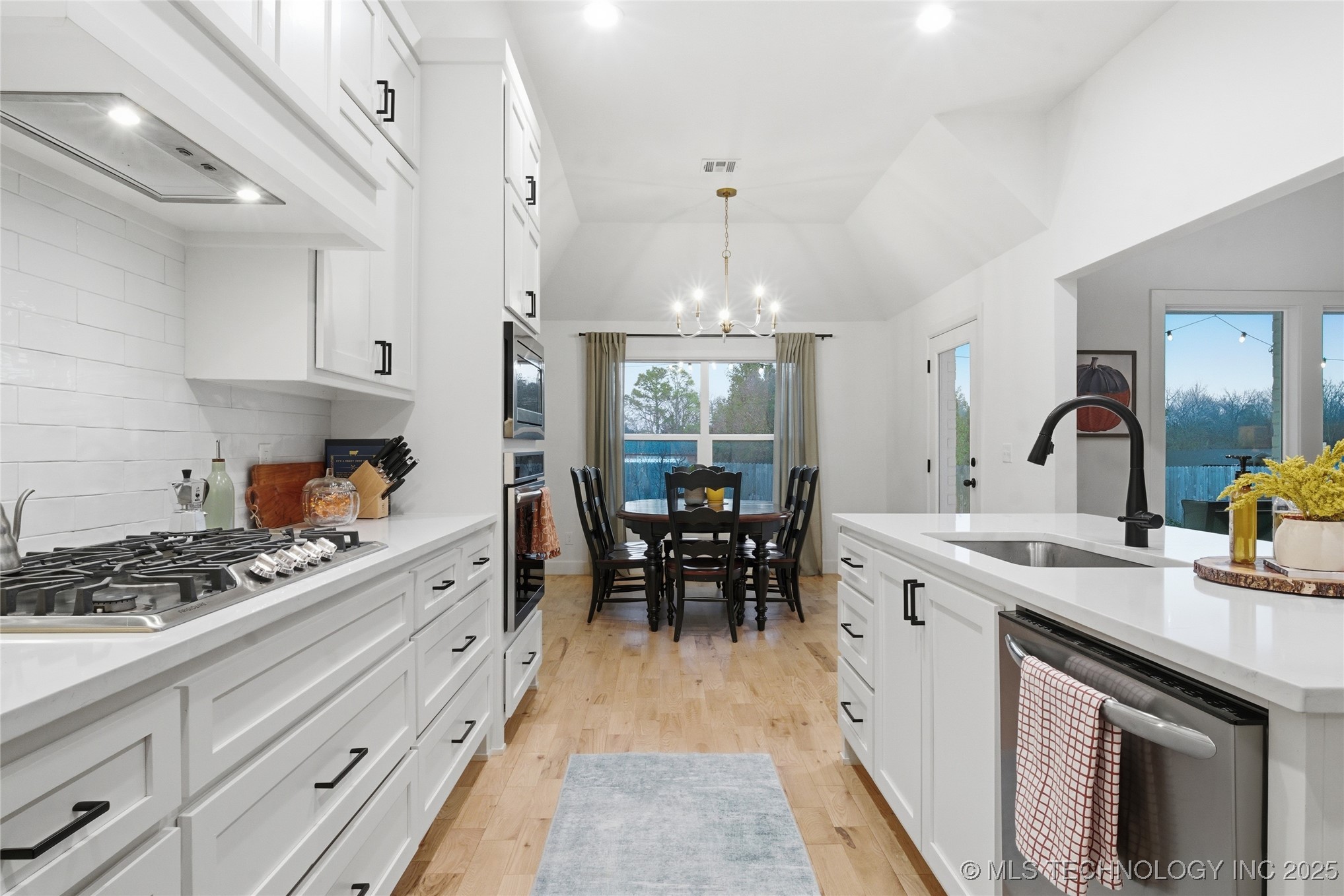 14145 S College Avenue Property Photo 10