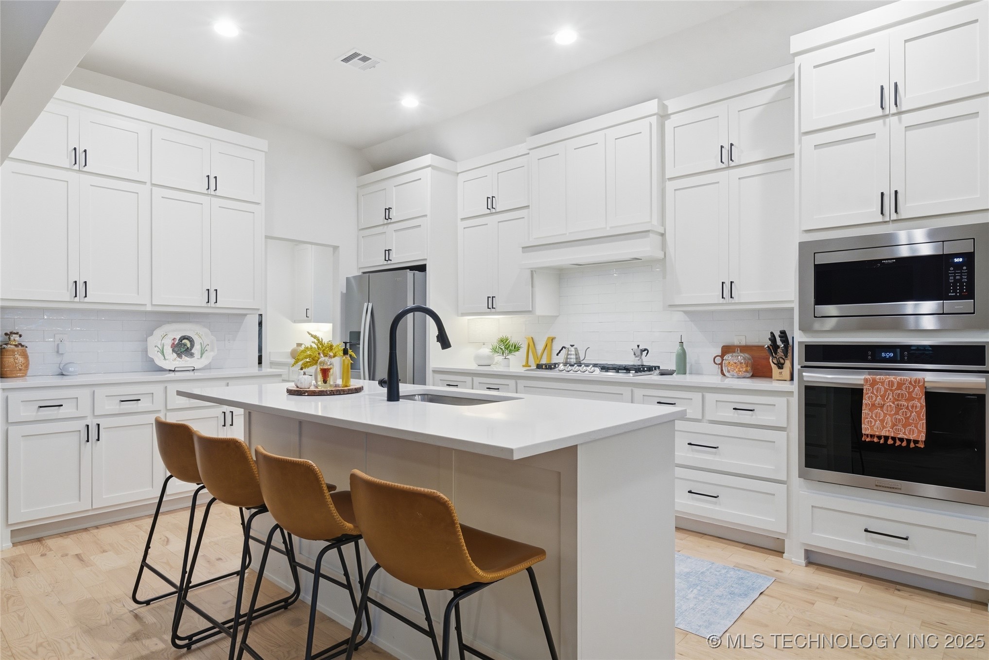 14145 S College Avenue Property Photo 11