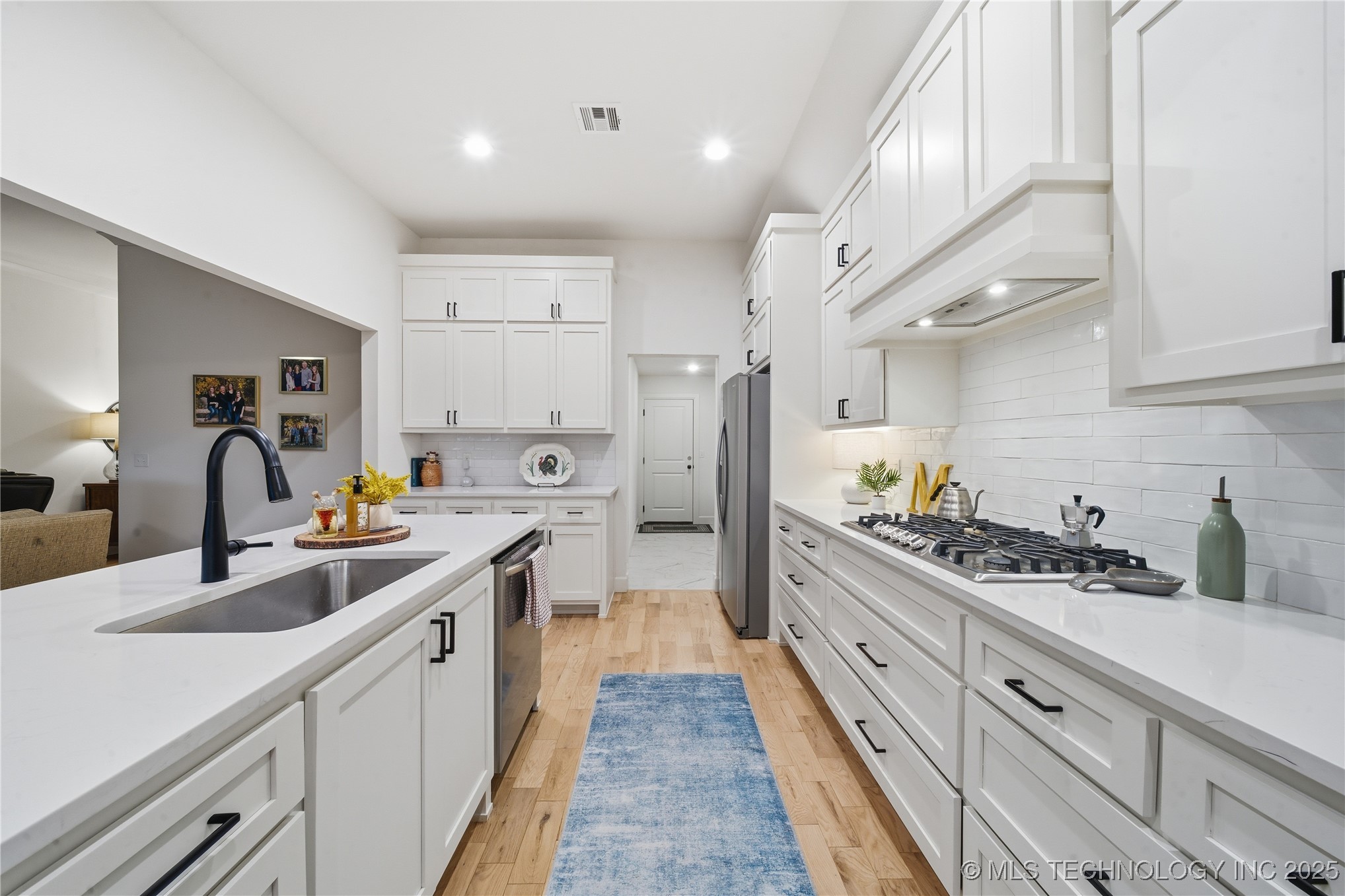 14145 S College Avenue Property Photo 12