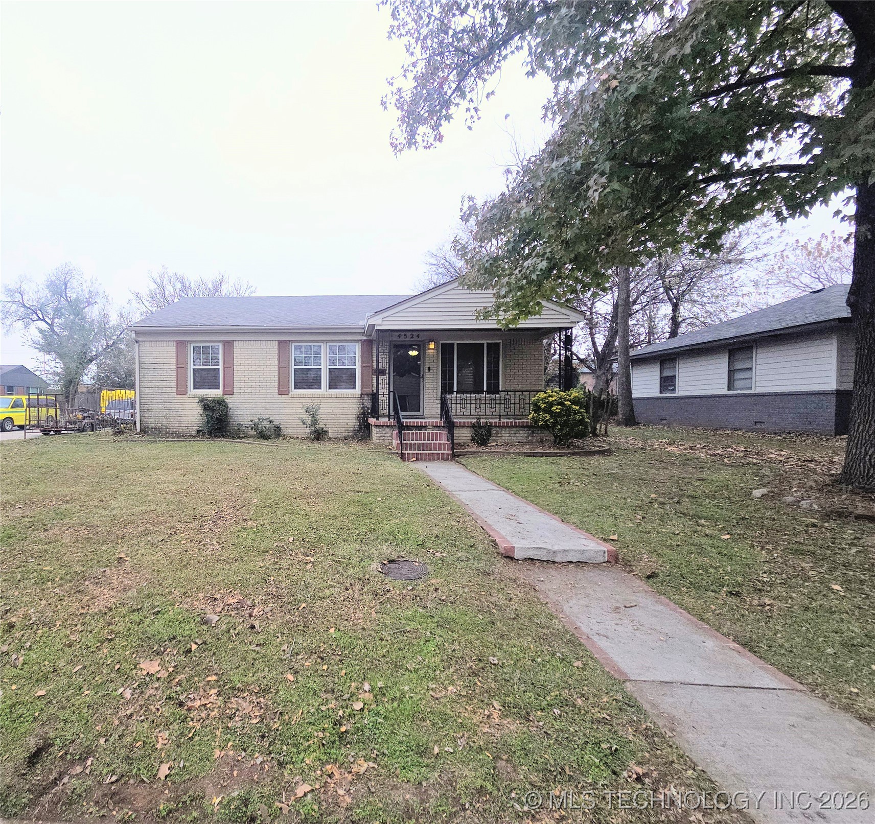 4524 S Quaker Avenue Property Photo 1