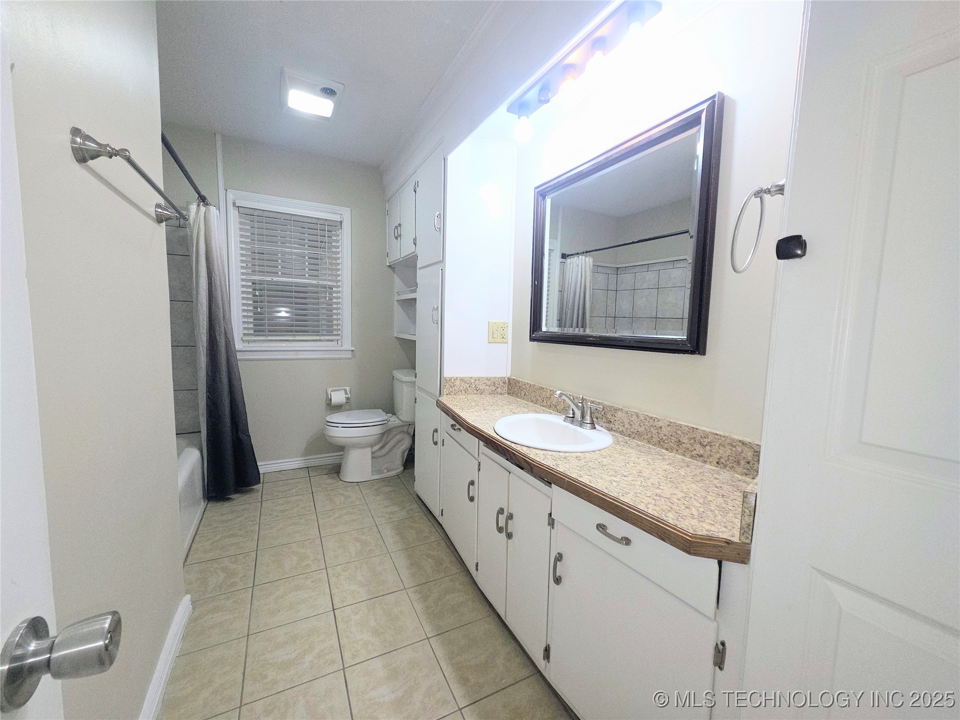 4524 S Quaker Avenue Property Photo 13