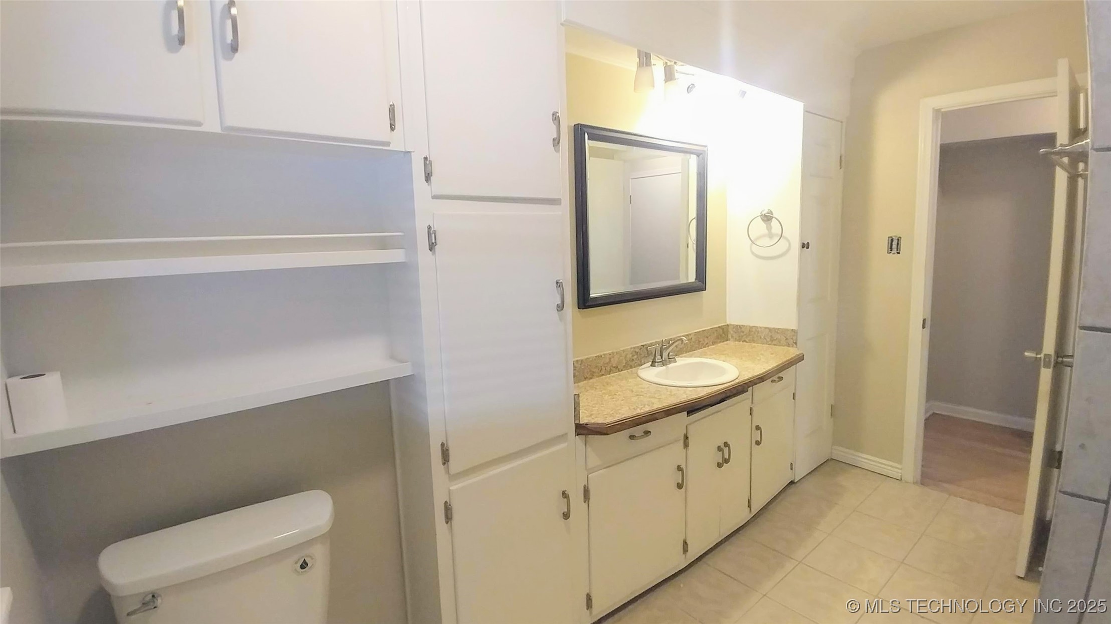 4524 S Quaker Avenue Property Photo 14