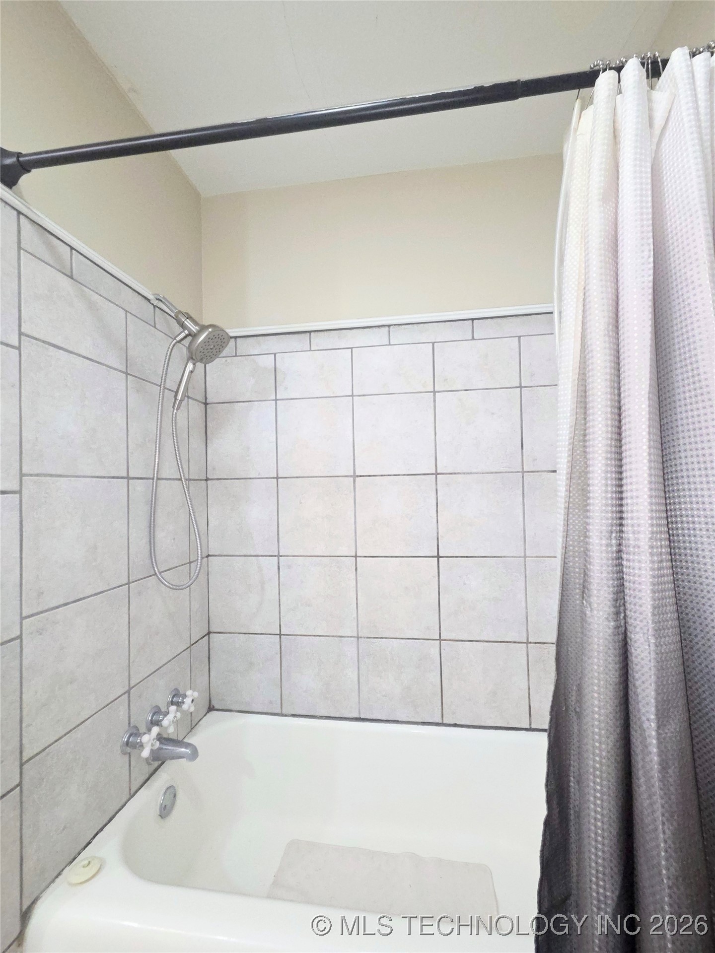 4524 S Quaker Avenue Property Photo 15