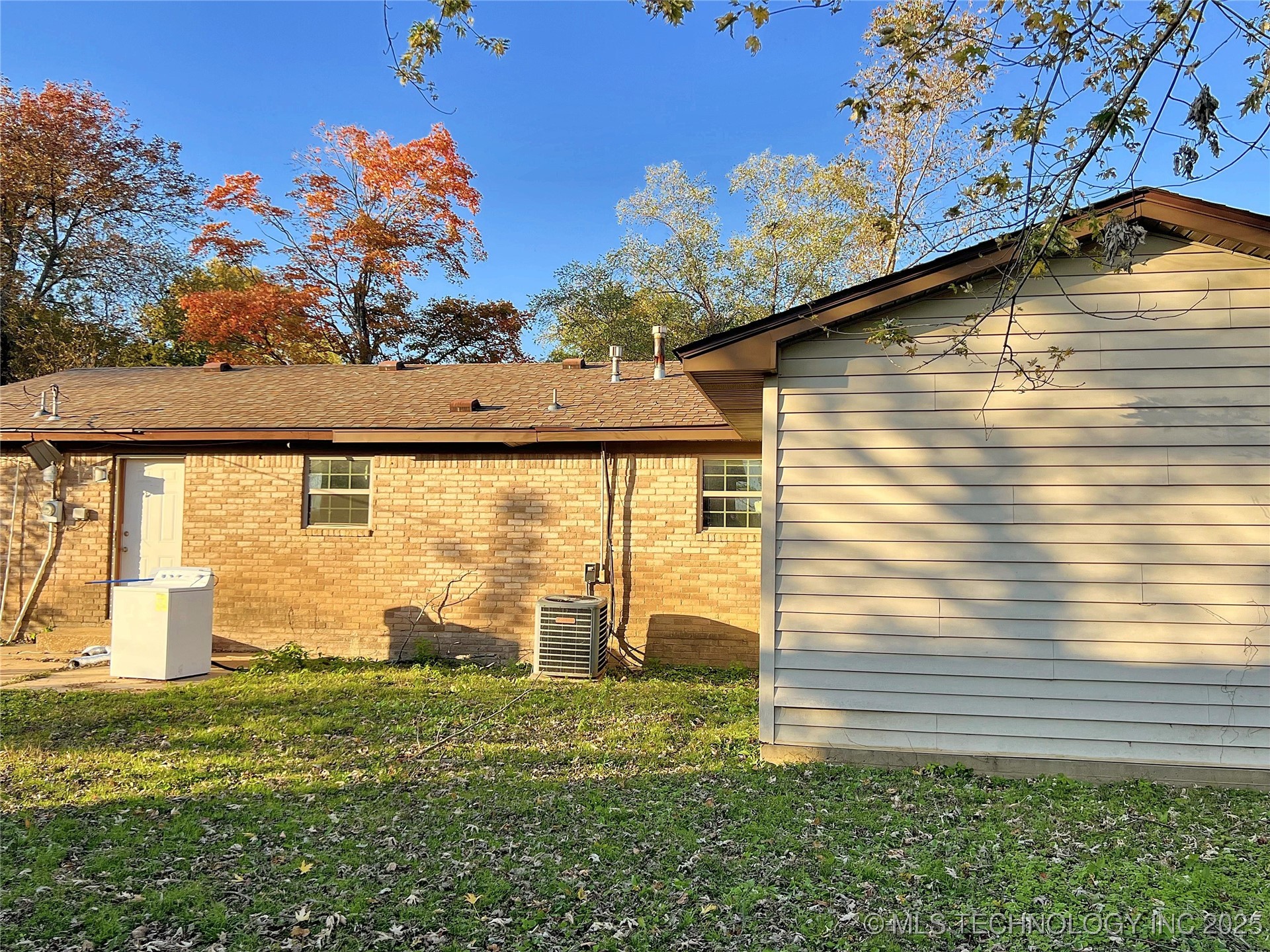 402 W Denton Avenue Property Photo 9