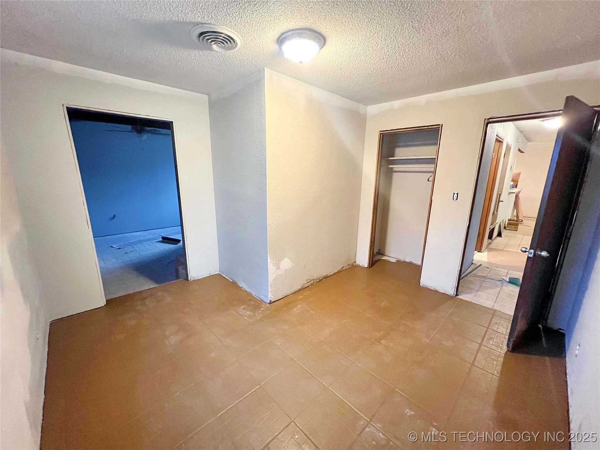 402 W Denton Avenue Property Photo 23