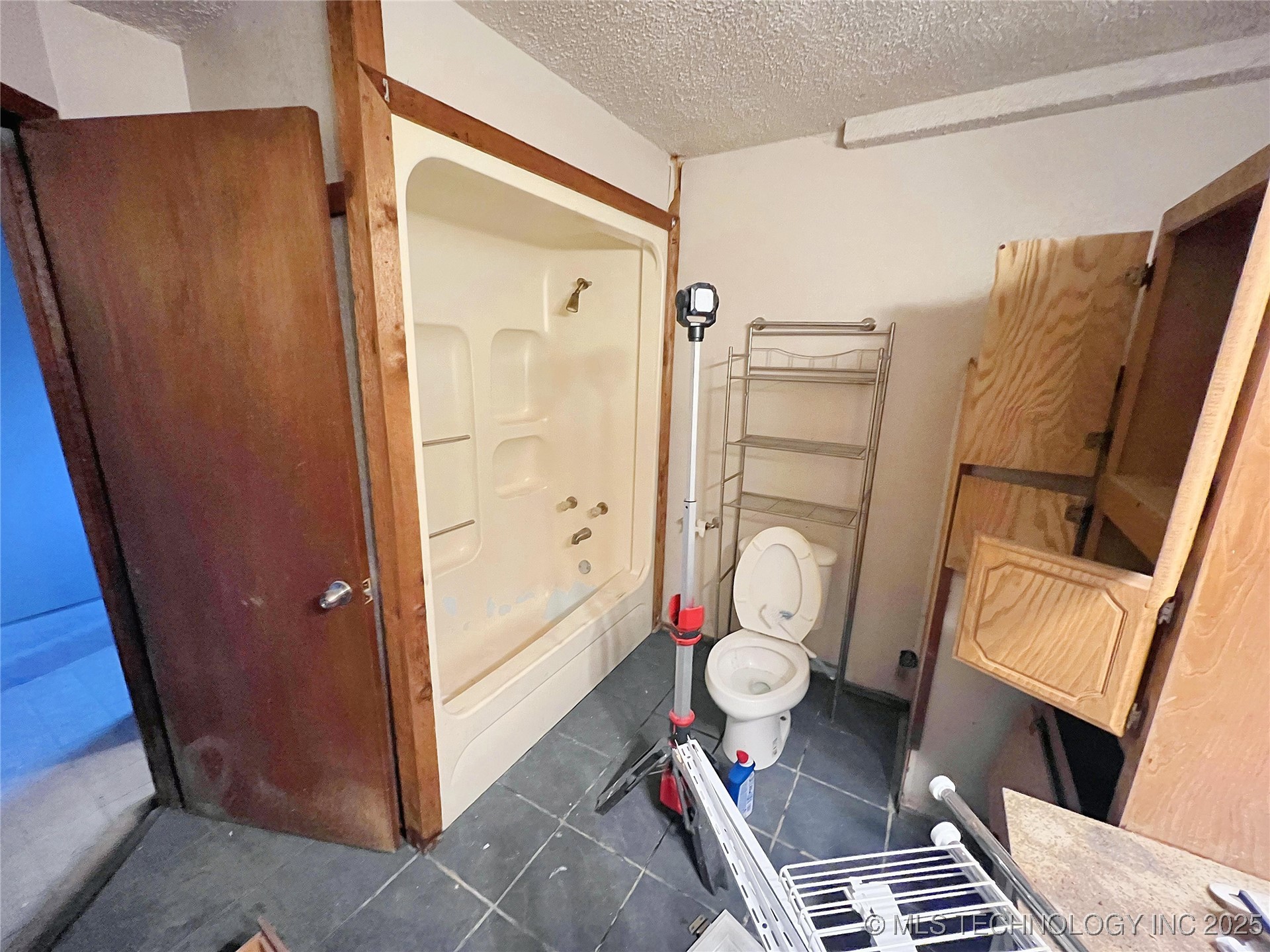 402 W Denton Avenue Property Photo 24