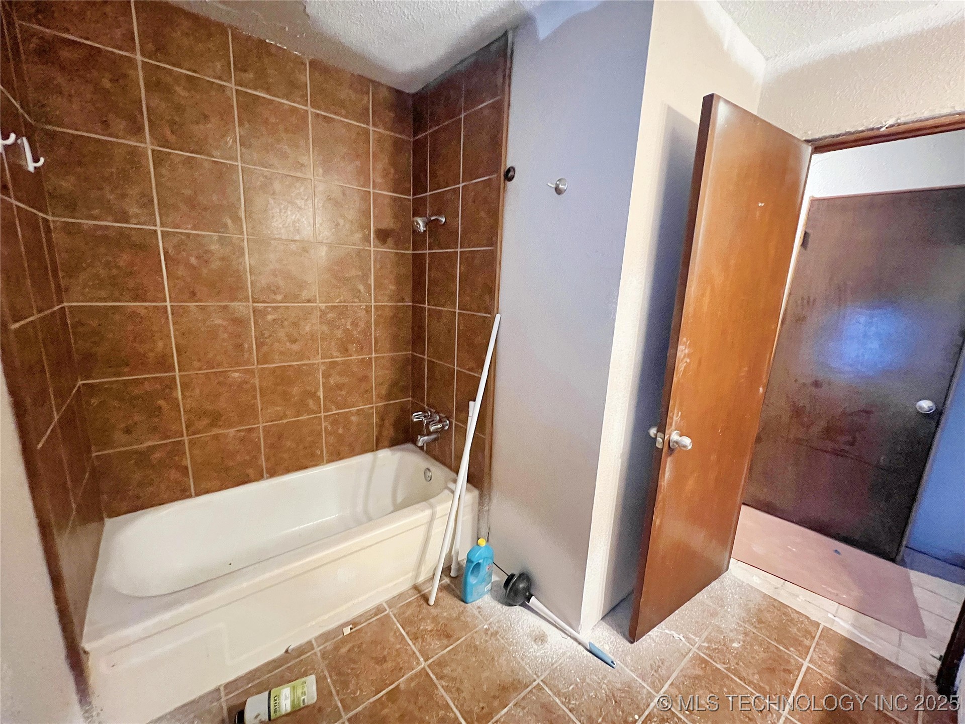 402 W Denton Avenue Property Photo 30