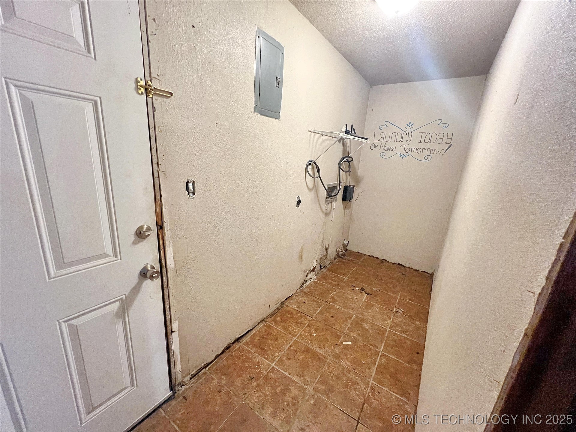 402 W Denton Avenue Property Photo 31