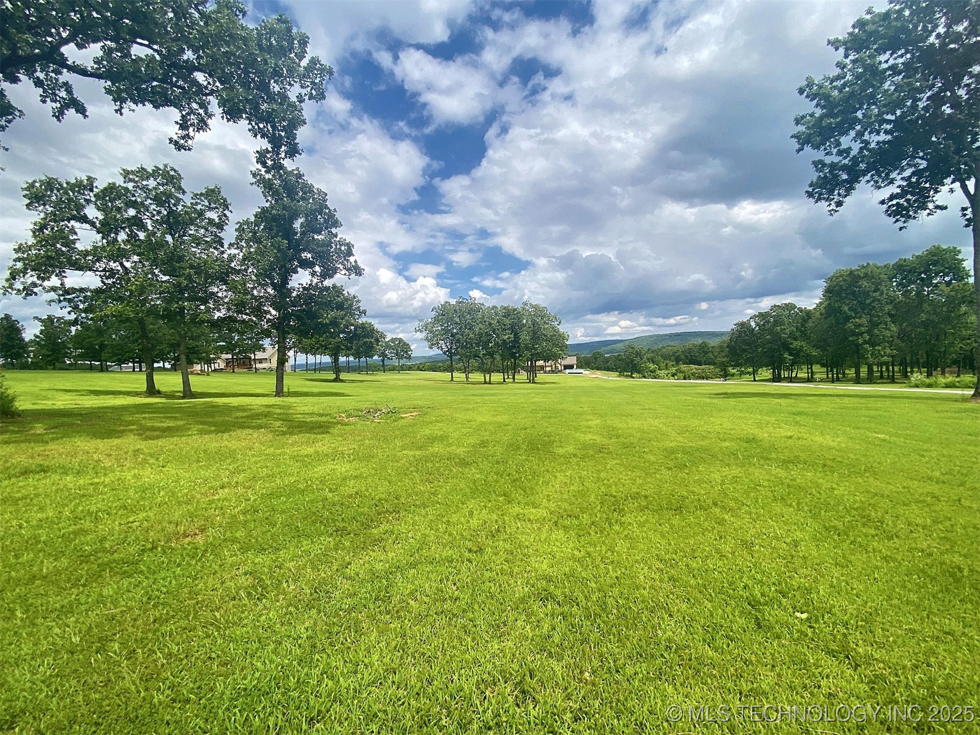 15860 W Redbud Road Property Photo 1
