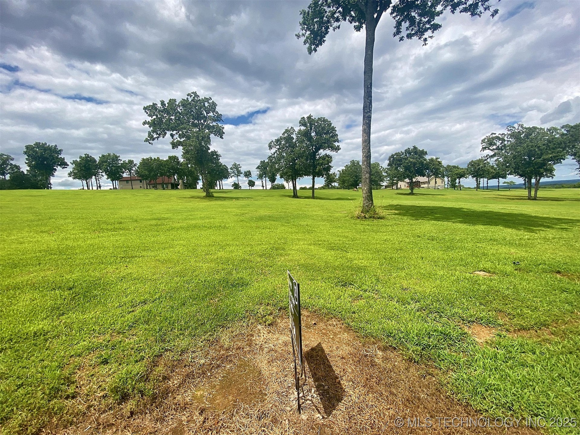 15860 W Redbud Road Property Photo 2