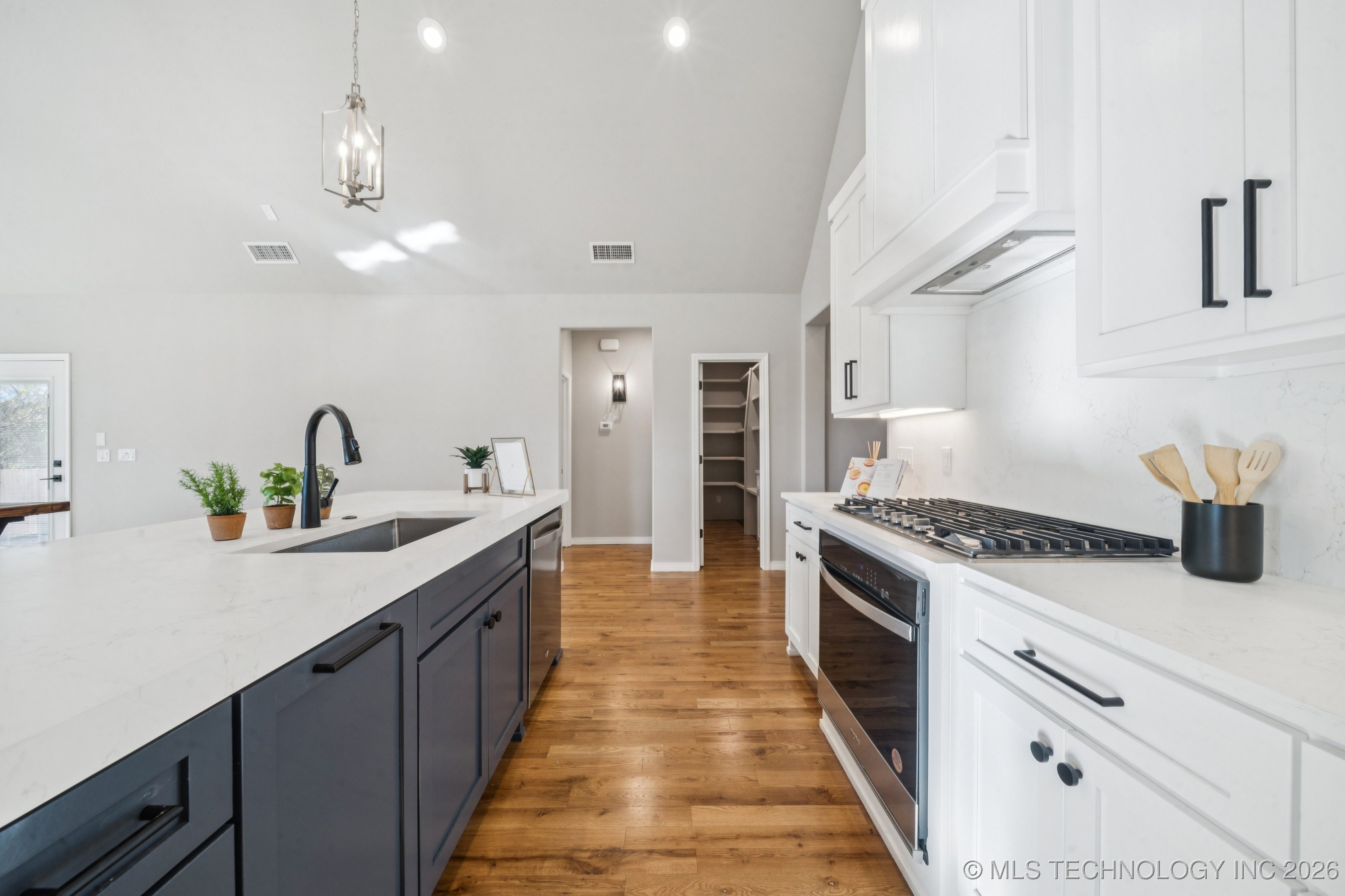 2078 E 138th Street S Property Photo 19