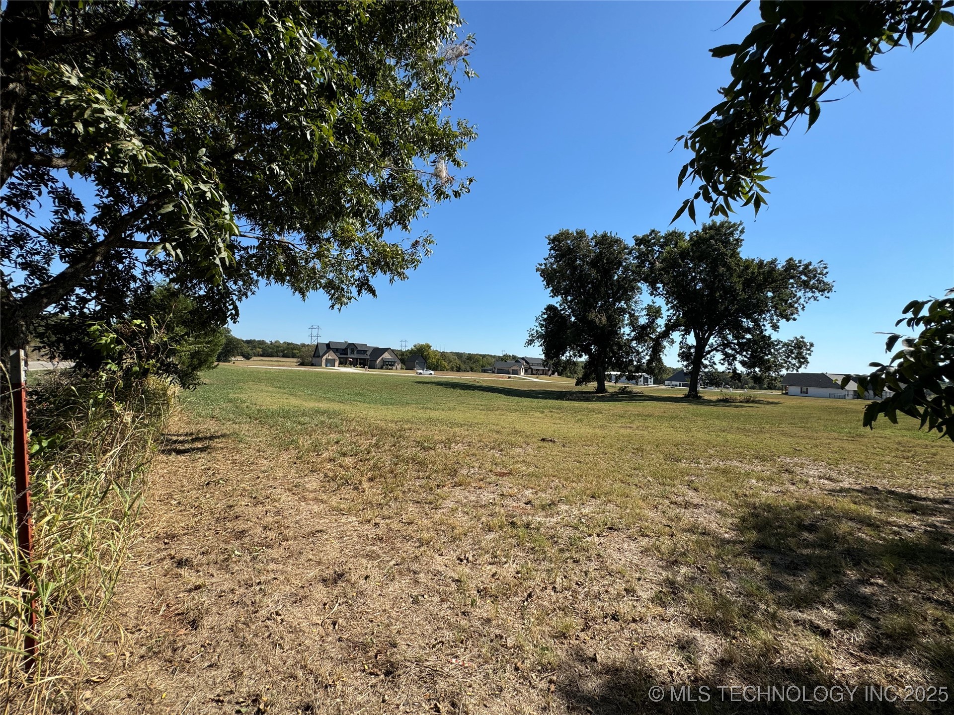 2224 N Fairlake Drive Property Photo 12