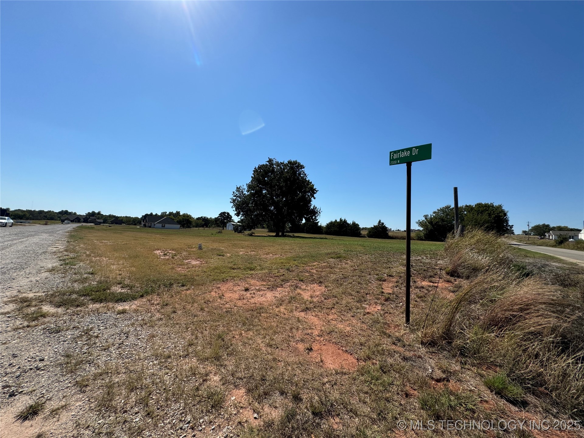 2224 N Fairlake Drive Property Photo 13