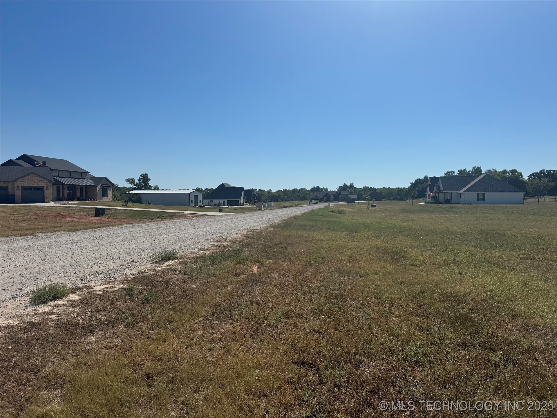 2224 N Fairlake Drive Property Photo 14