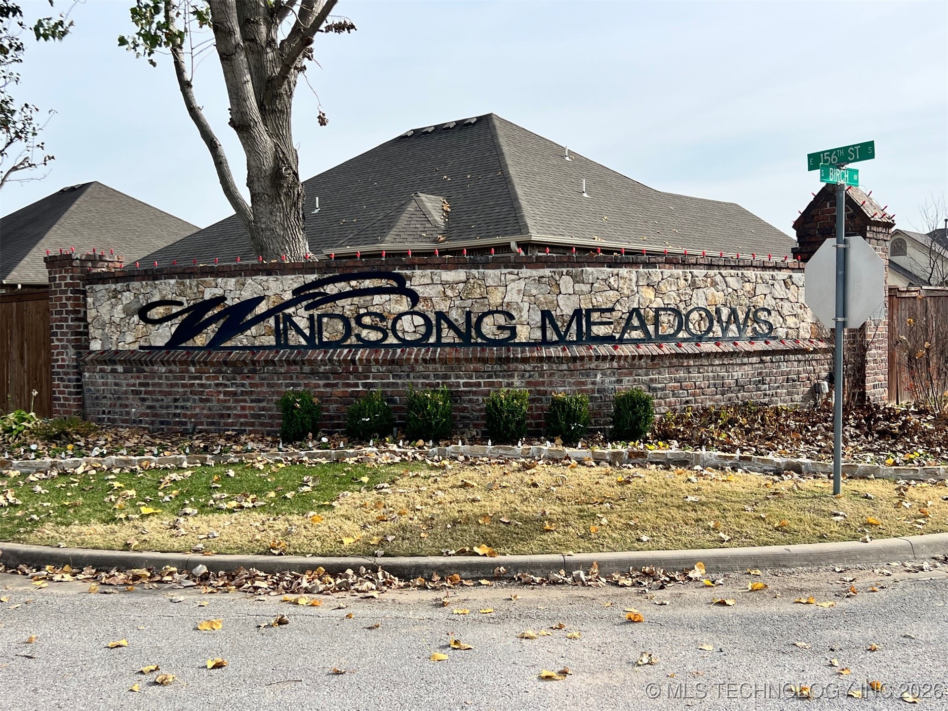 15616 S Birch Avenue Property Photo 3