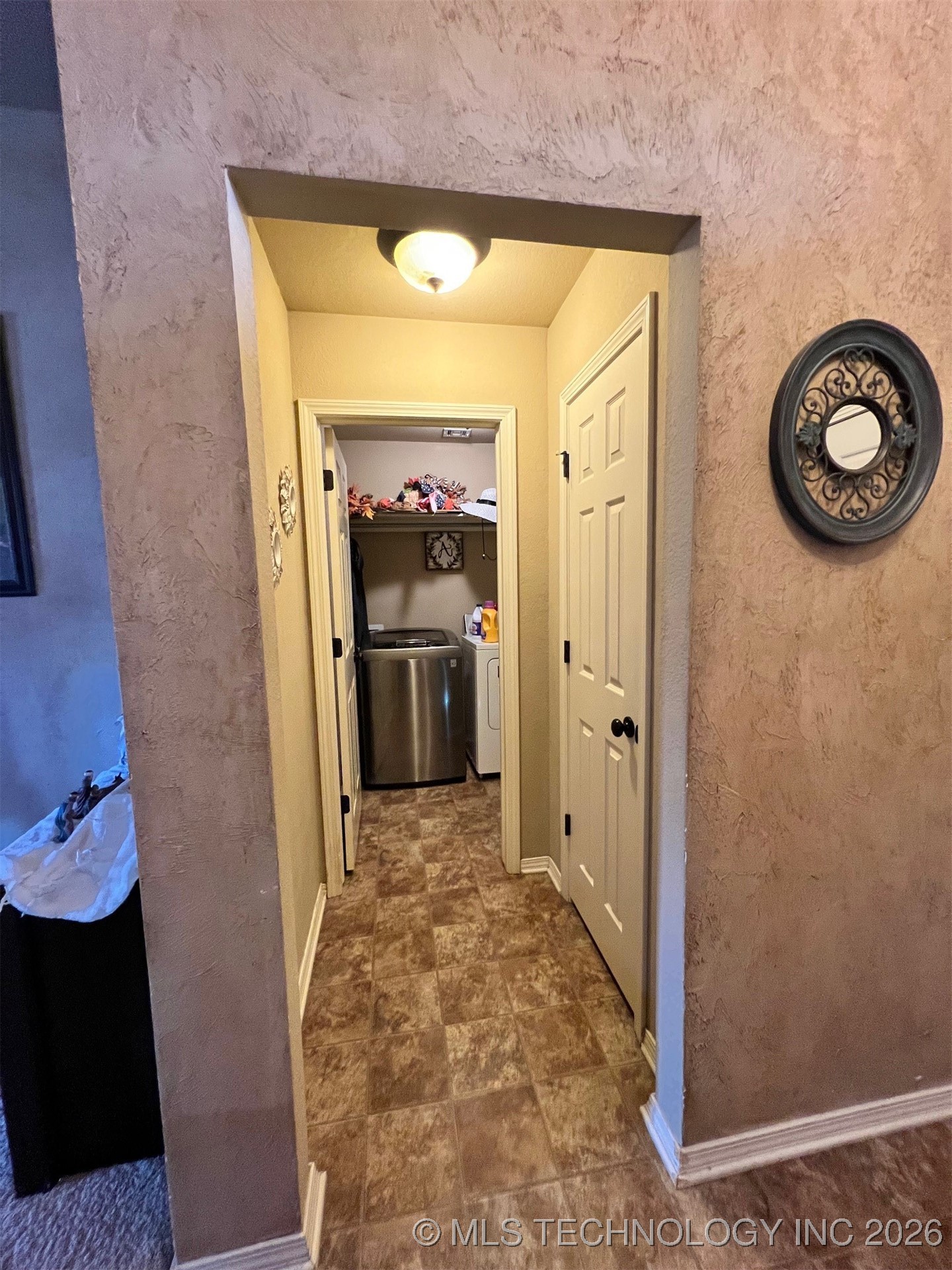 15616 S Birch Avenue Property Photo 5