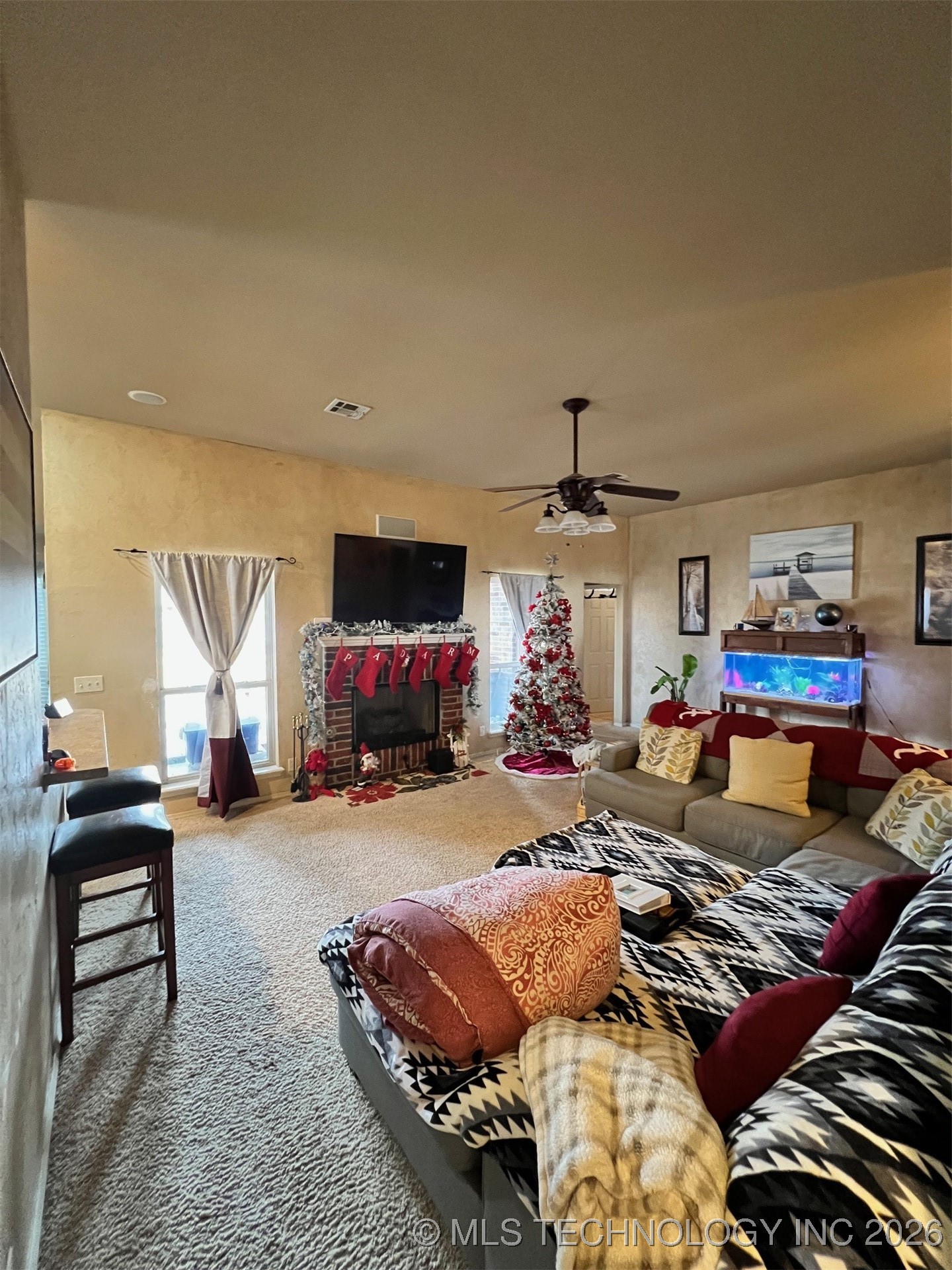 15616 S Birch Avenue Property Photo 6