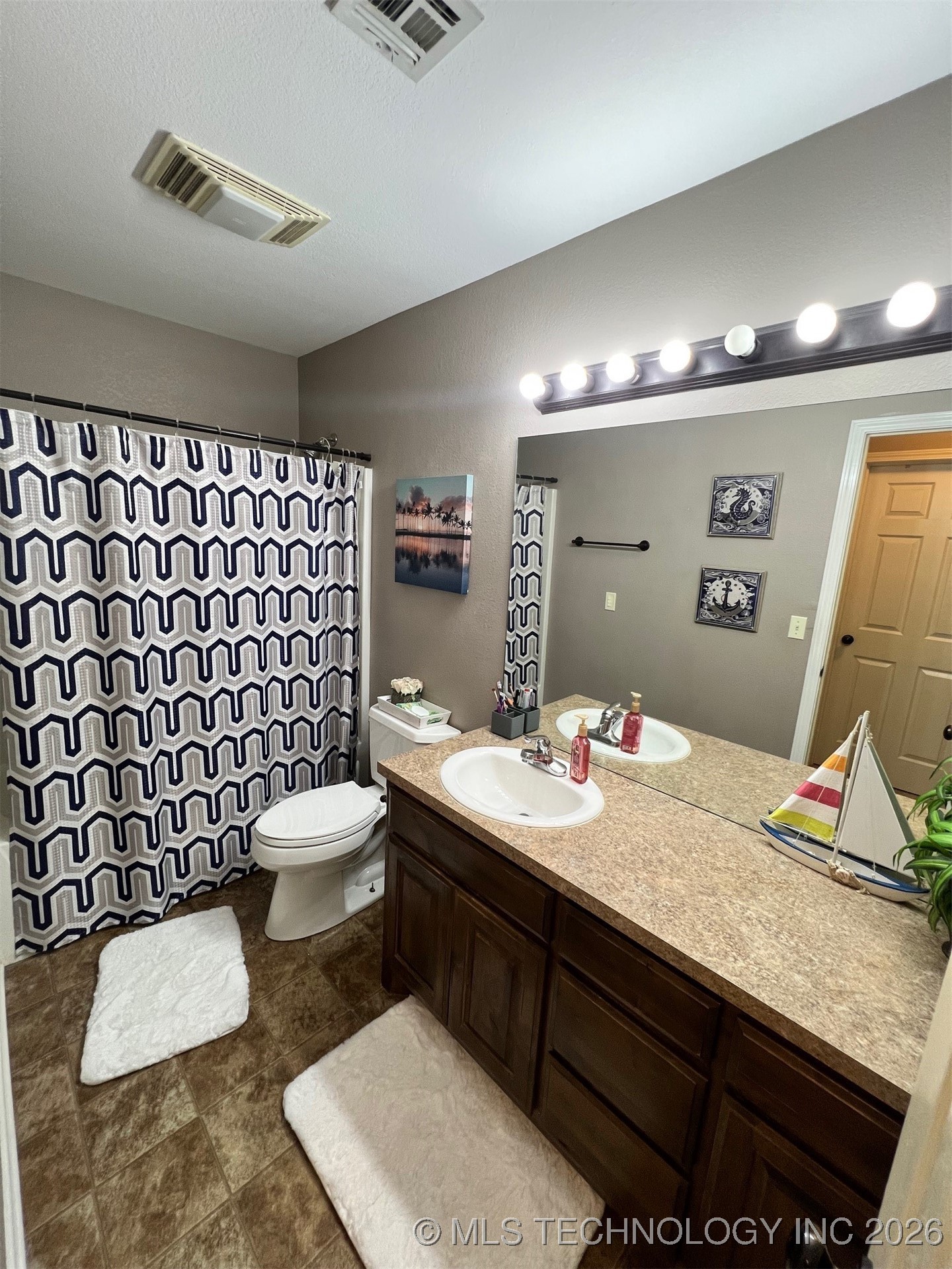 15616 S Birch Avenue Property Photo 7