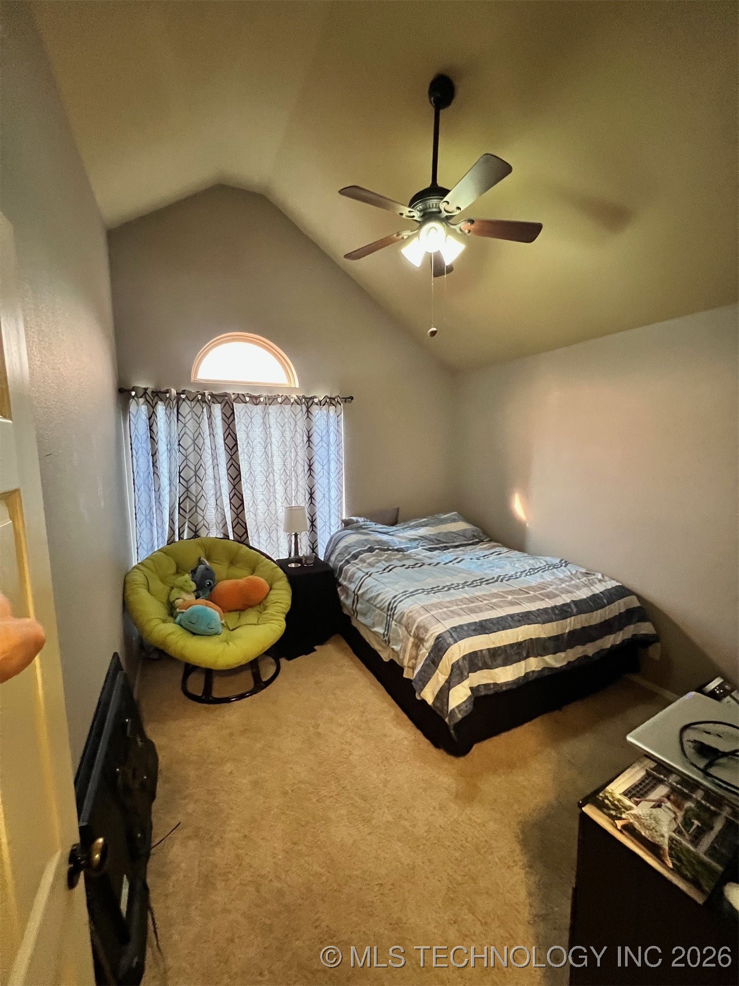 15616 S Birch Avenue Property Photo 8